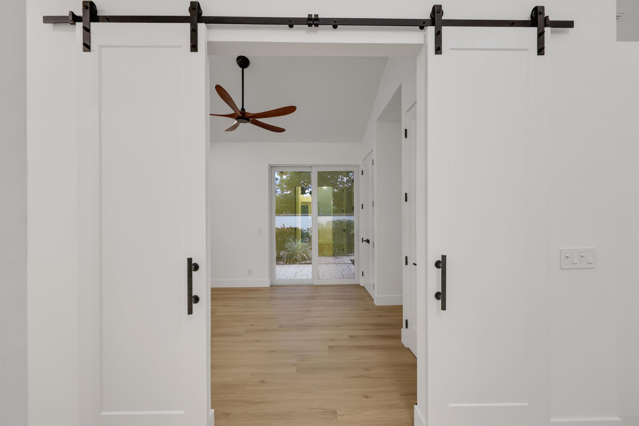 WHISPER TRACE PAR 8 ARVID - Residential Lease