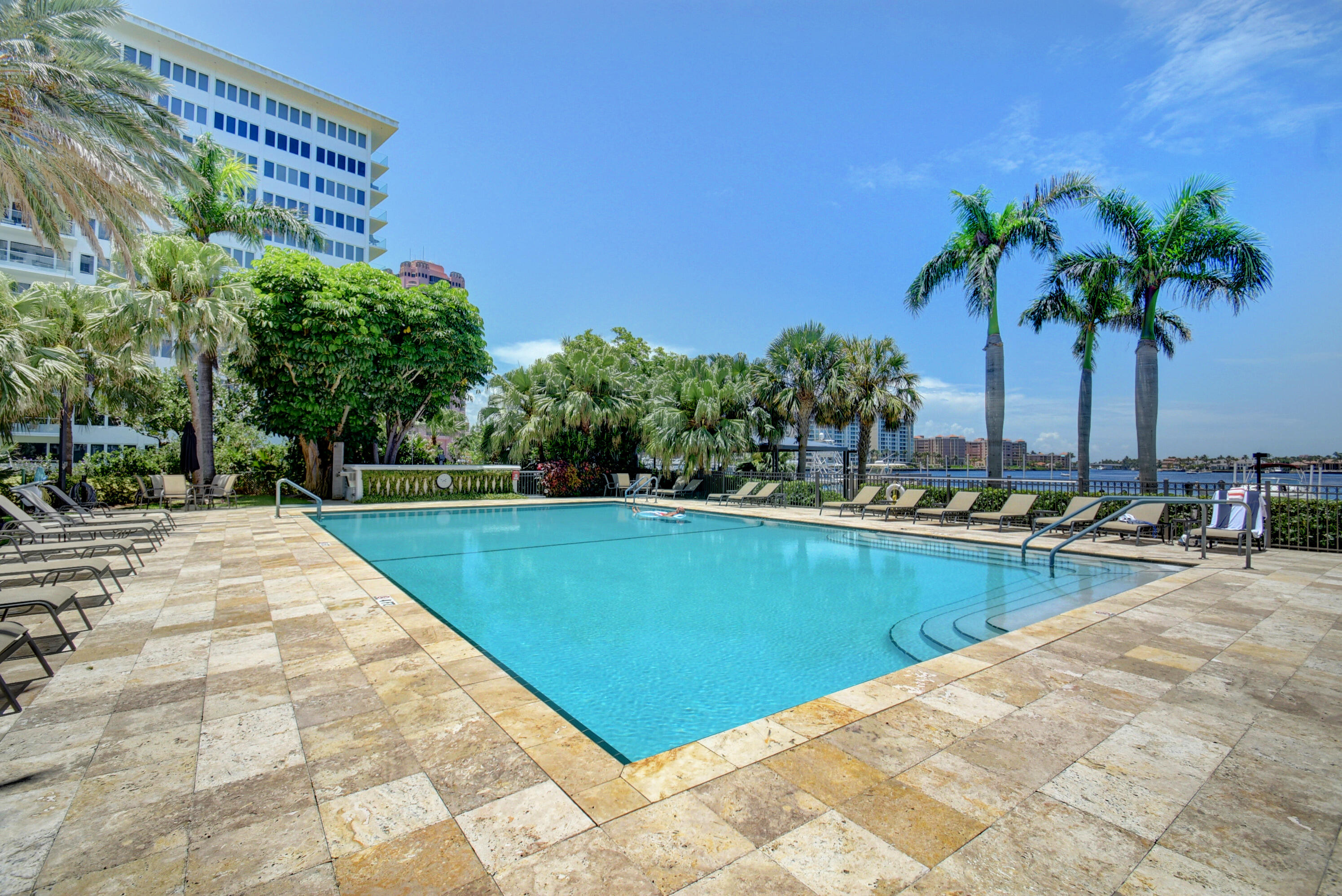 LAKE HOUSE SOUTH CONDO SPANISH RIVER LAND CO - Residential