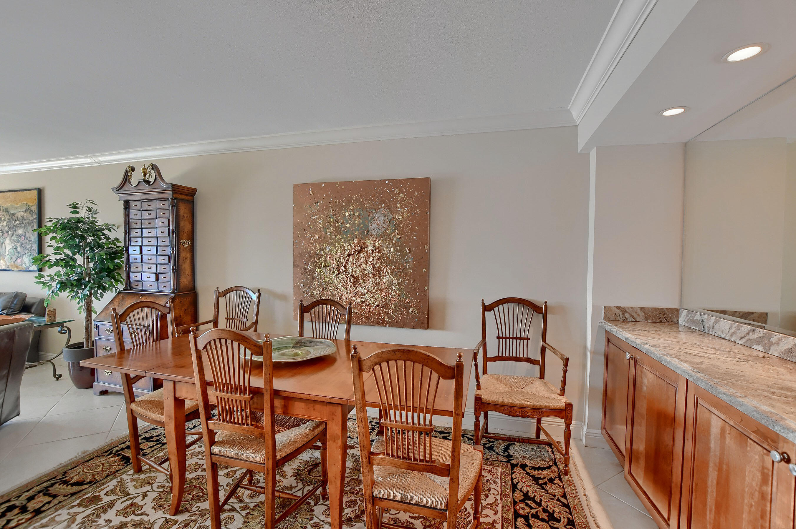 LAKE HOUSE SOUTH CONDO SPANISH RIVER LAND CO - Residential