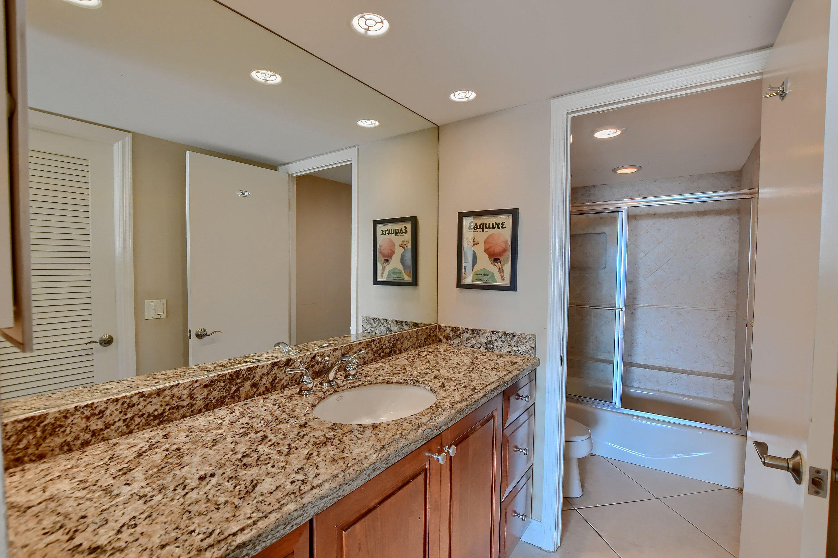 LAKE HOUSE SOUTH CONDO SPANISH RIVER LAND CO - Residential