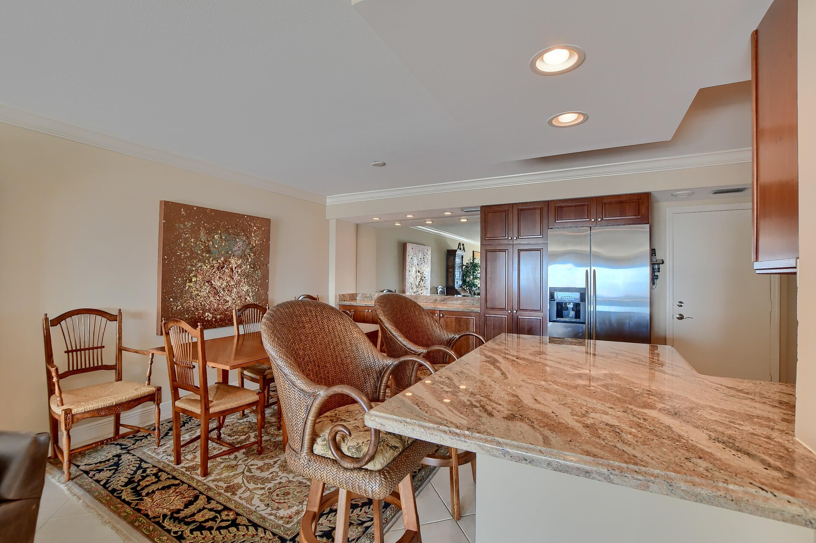 LAKE HOUSE SOUTH CONDO SPANISH RIVER LAND CO - Residential