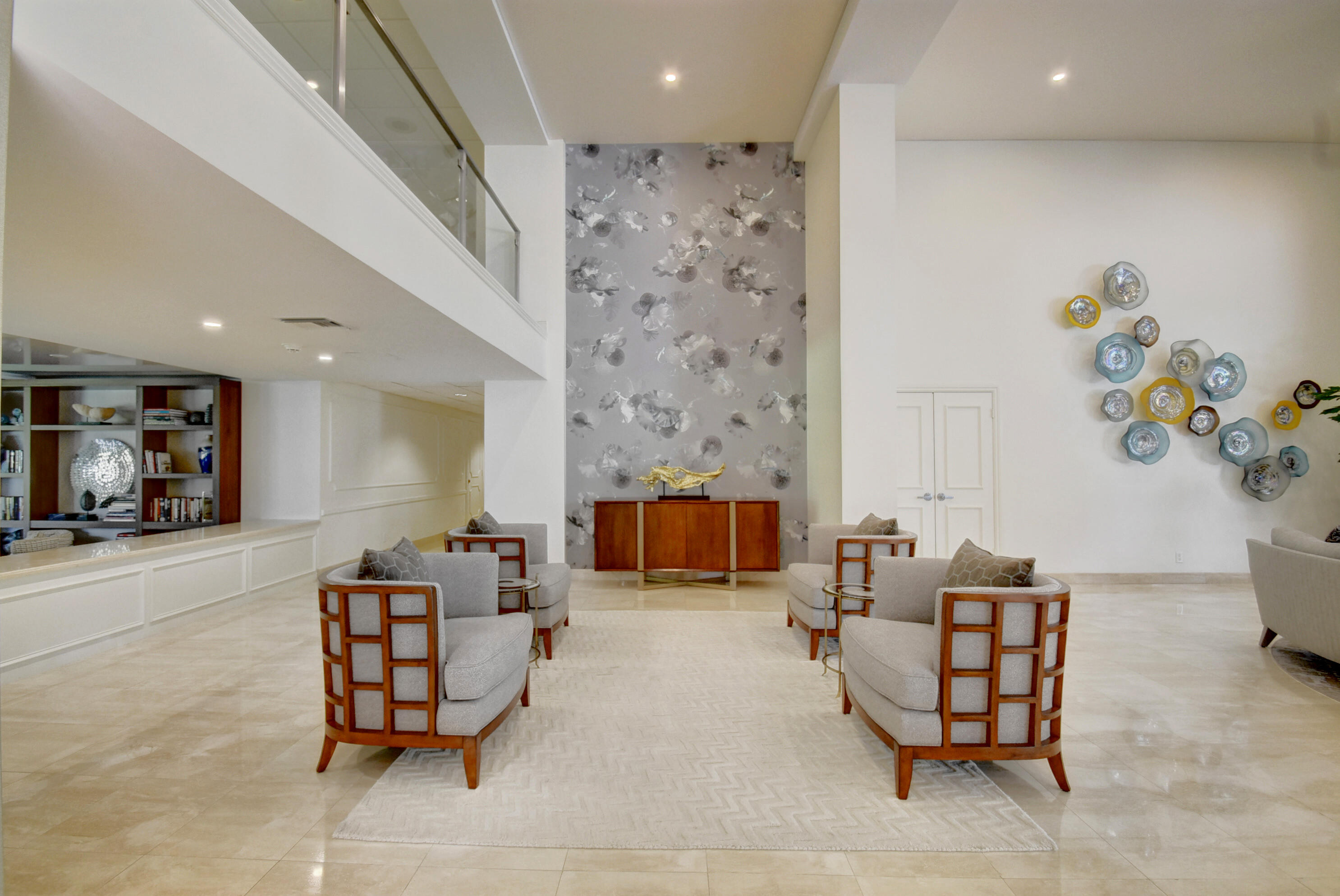 LAKE HOUSE SOUTH CONDO SPANISH RIVER LAND CO - Residential