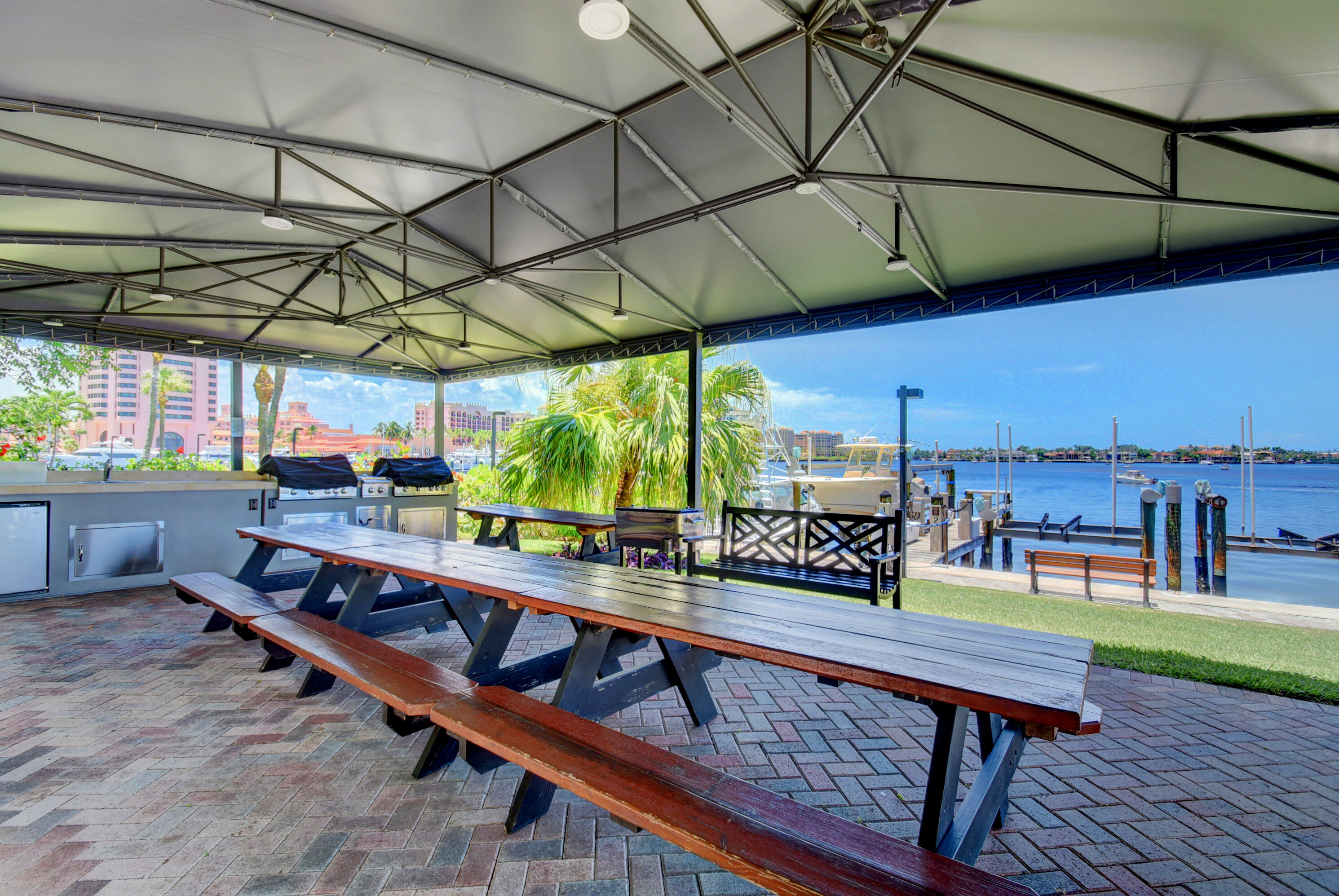 LAKE HOUSE SOUTH CONDO SPANISH RIVER LAND CO - Residential