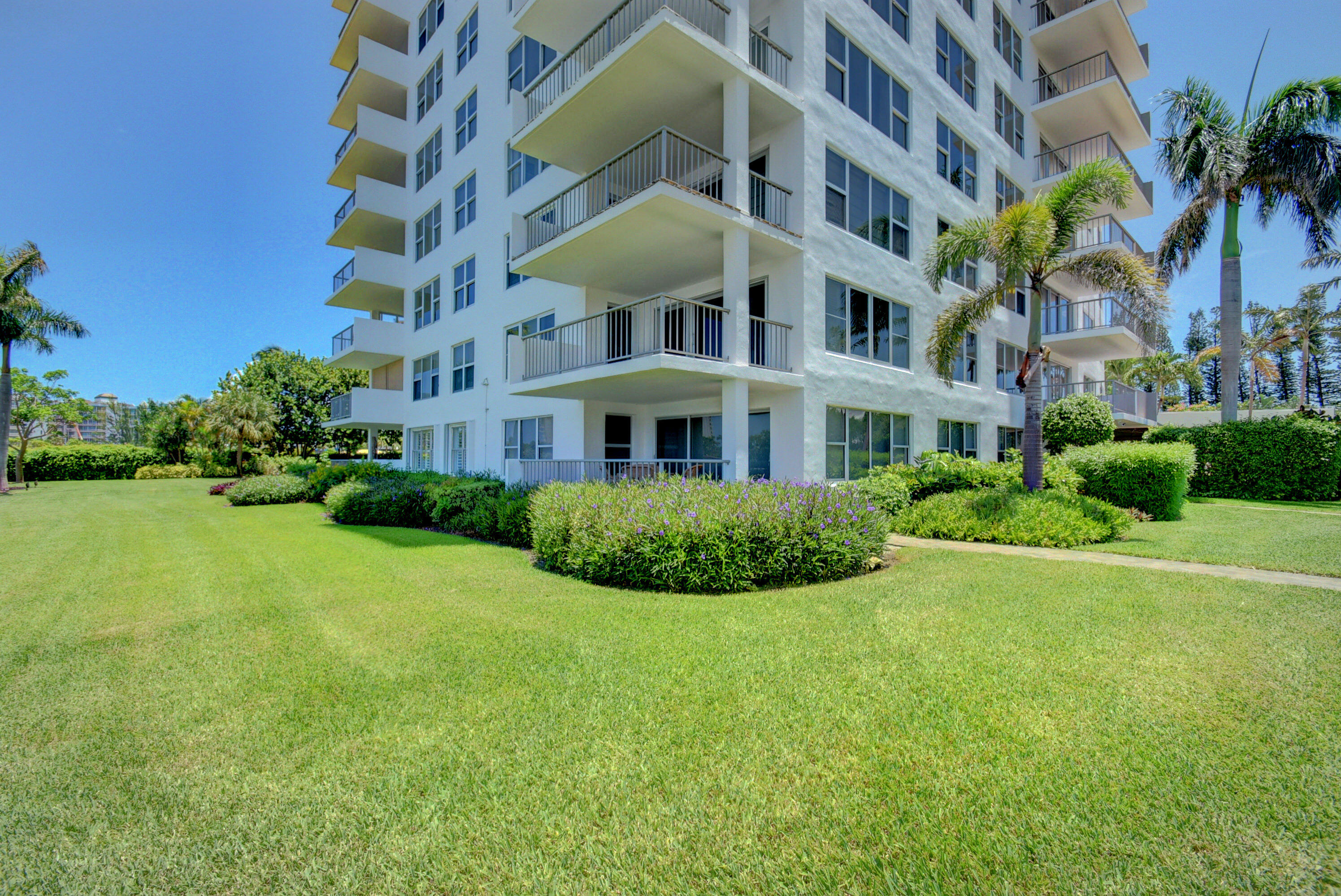 LAKE HOUSE SOUTH CONDO SPANISH RIVER LAND CO - Residential