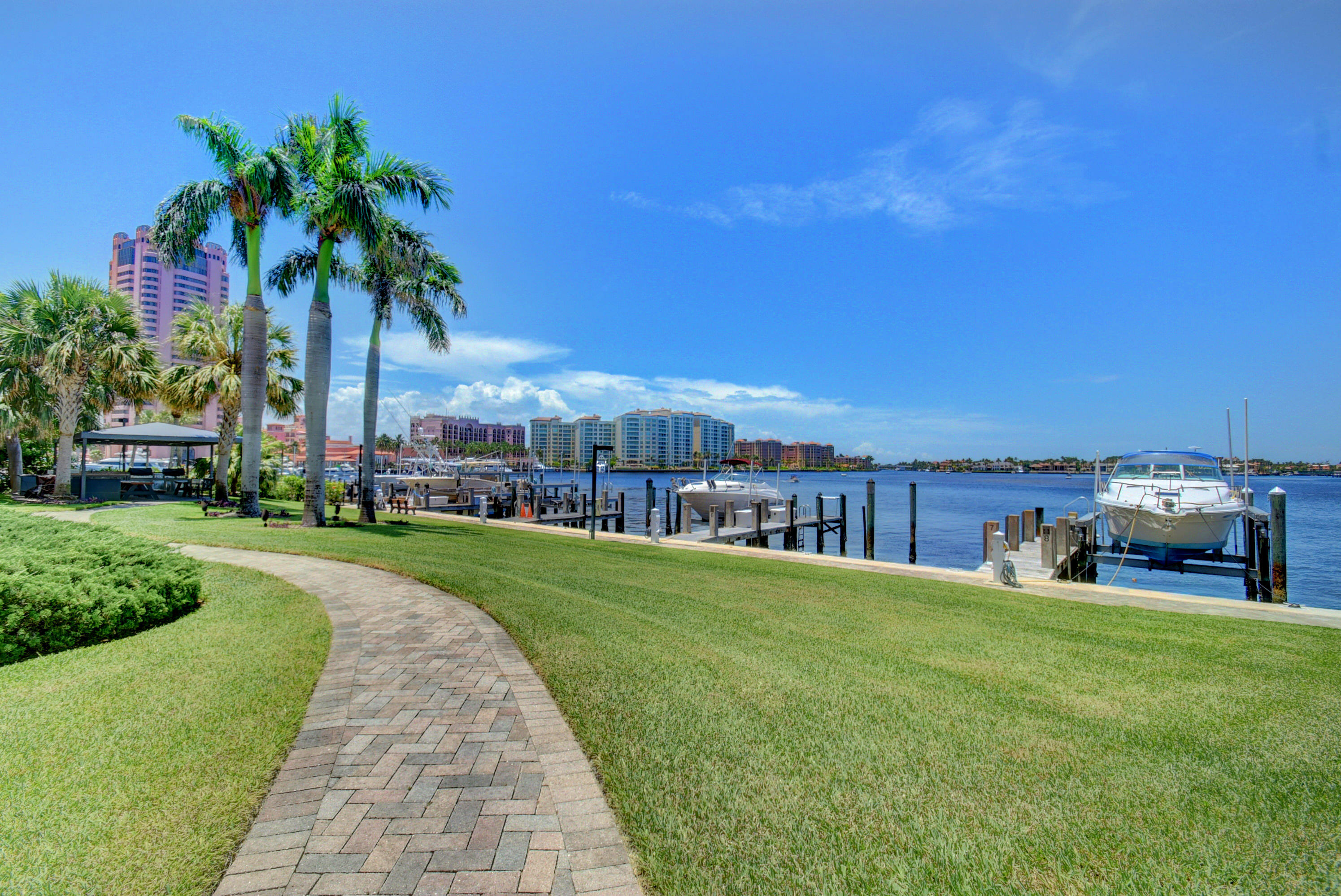LAKE HOUSE SOUTH CONDO SPANISH RIVER LAND CO - Residential