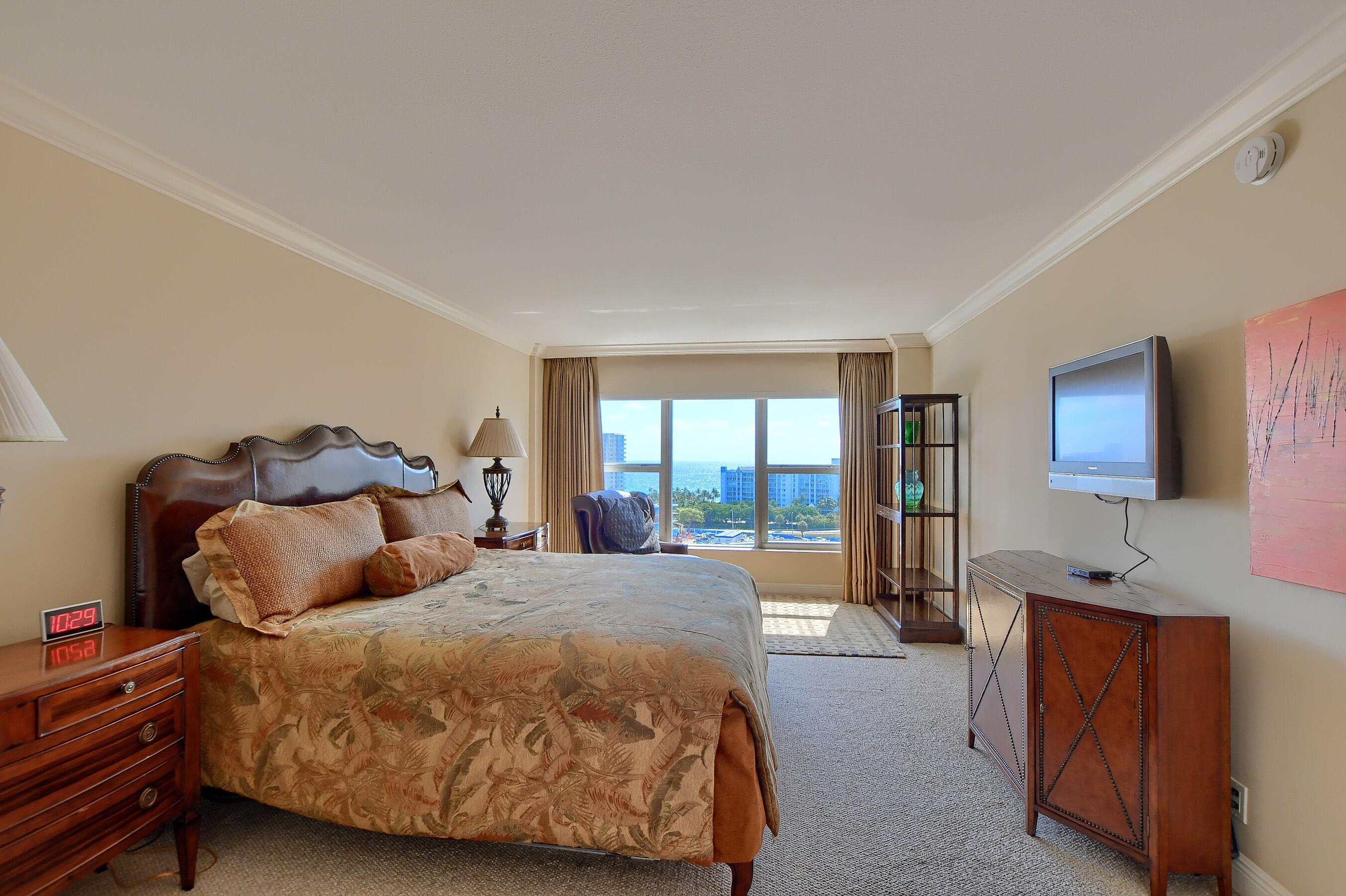 LAKE HOUSE SOUTH CONDO SPANISH RIVER LAND CO - Residential