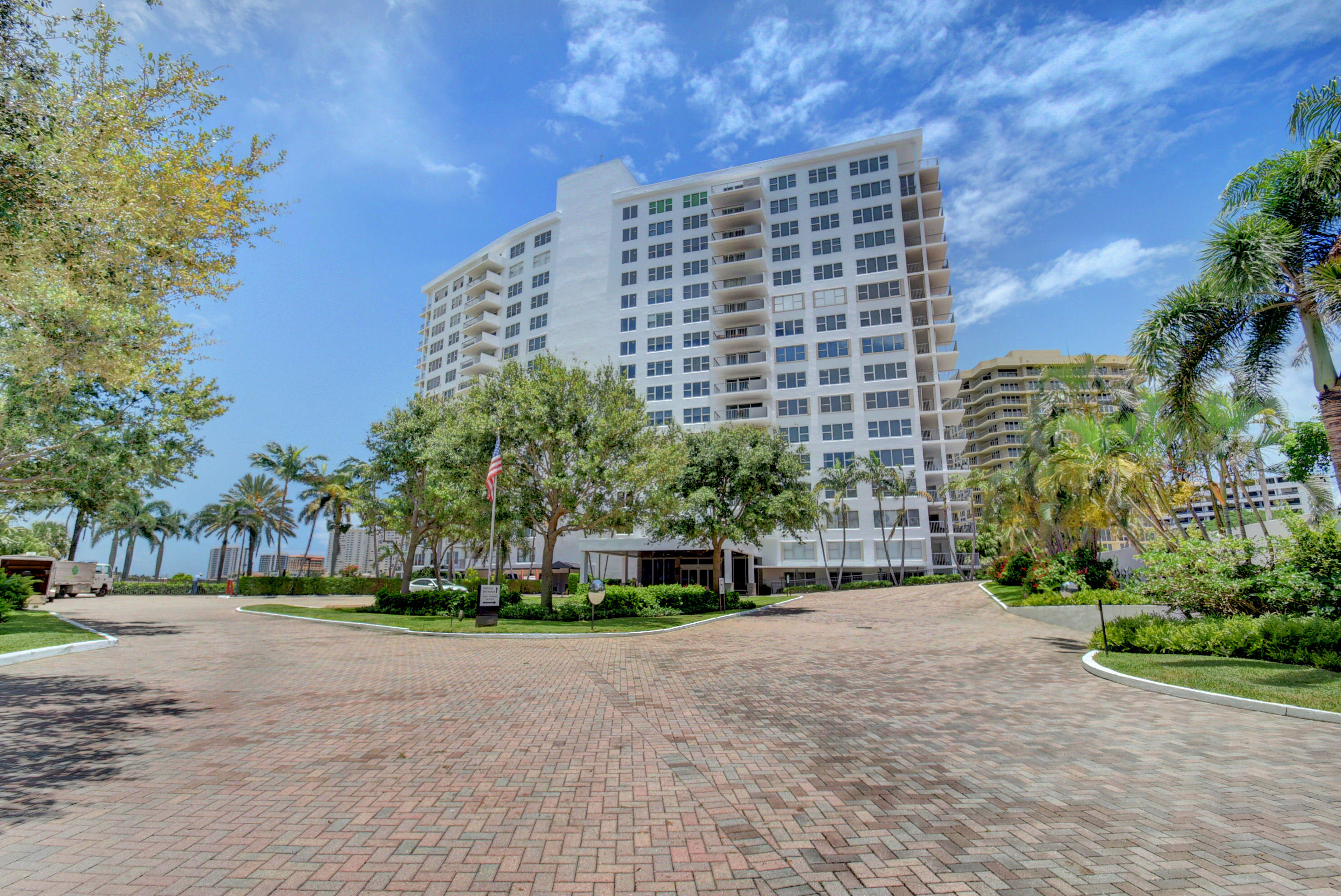 LAKE HOUSE SOUTH CONDO SPANISH RIVER LAND CO - Residential