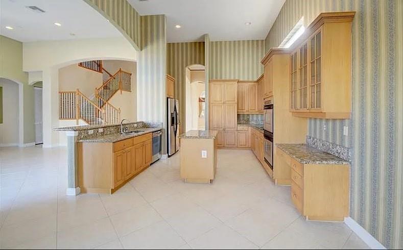 Hidden Lake 169-14 B - Residential Lease