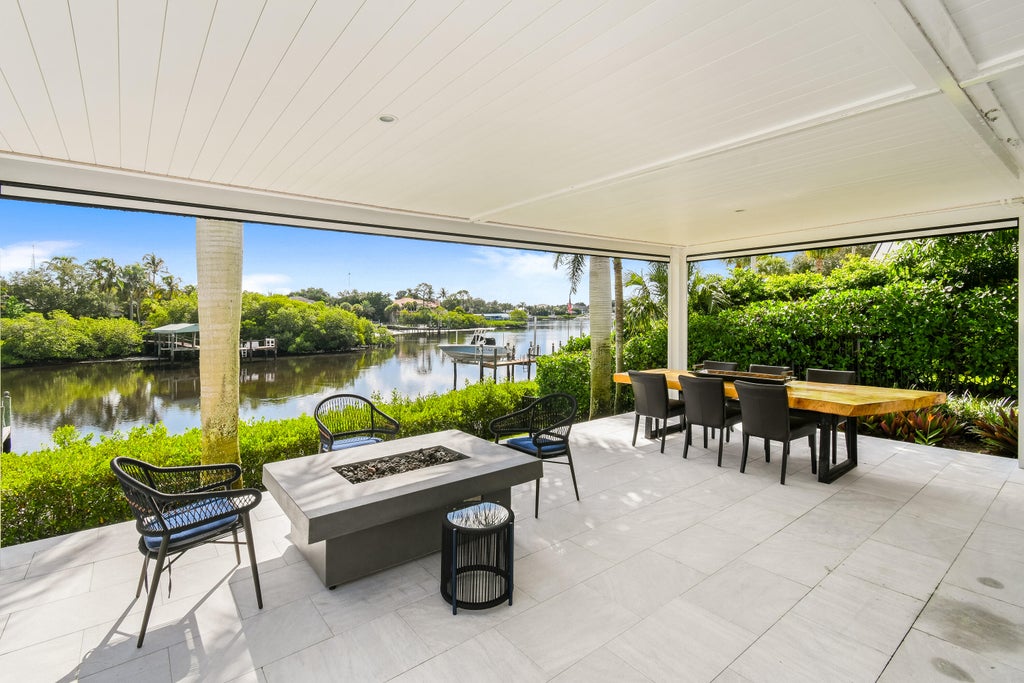 Photo of 18444 SE Heritage Drive, Tequesta, FL 33469 (MLS # B26074183)