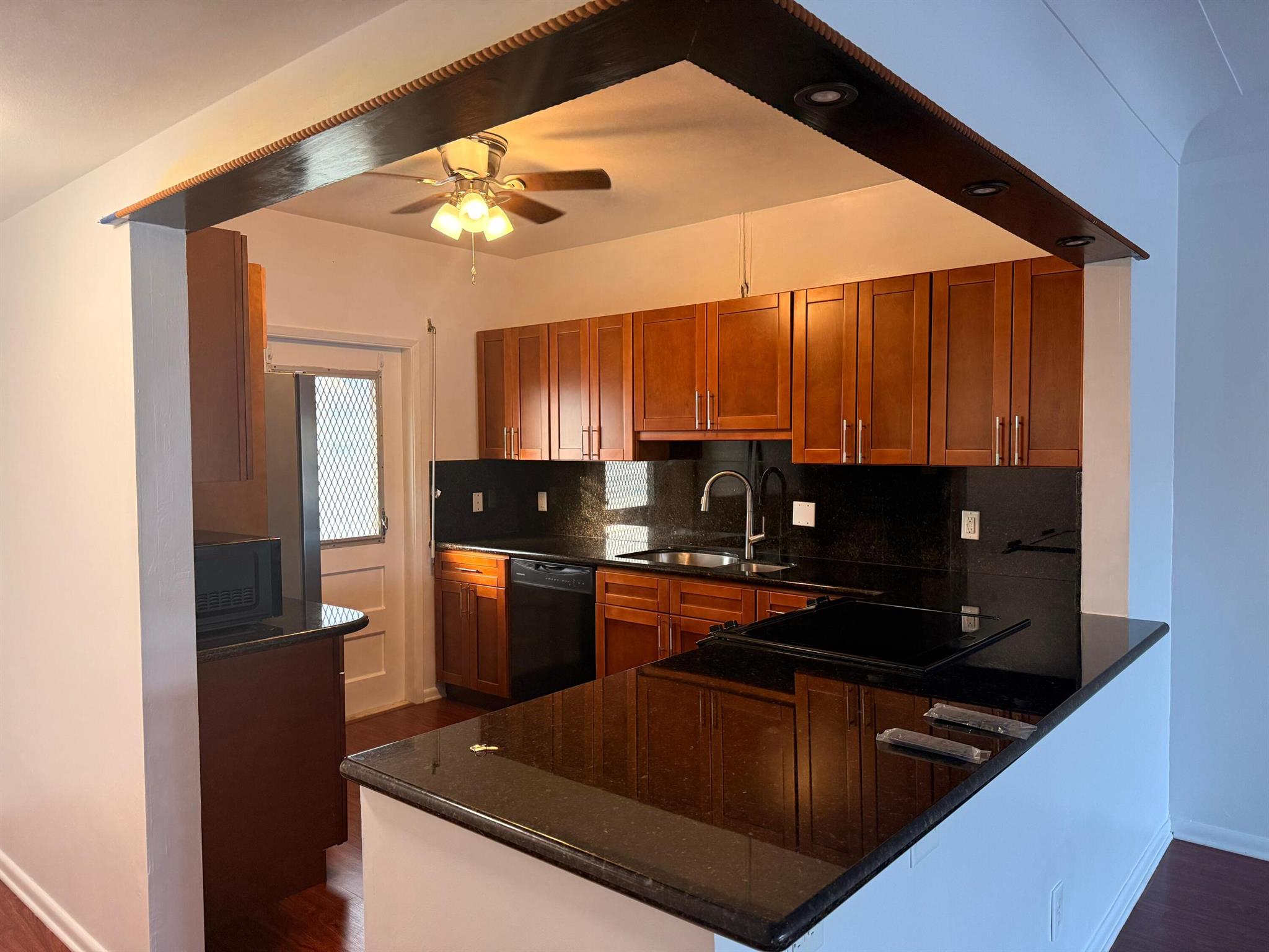 LIGHTHOUSE COLONY CO-OP - Residential Lease