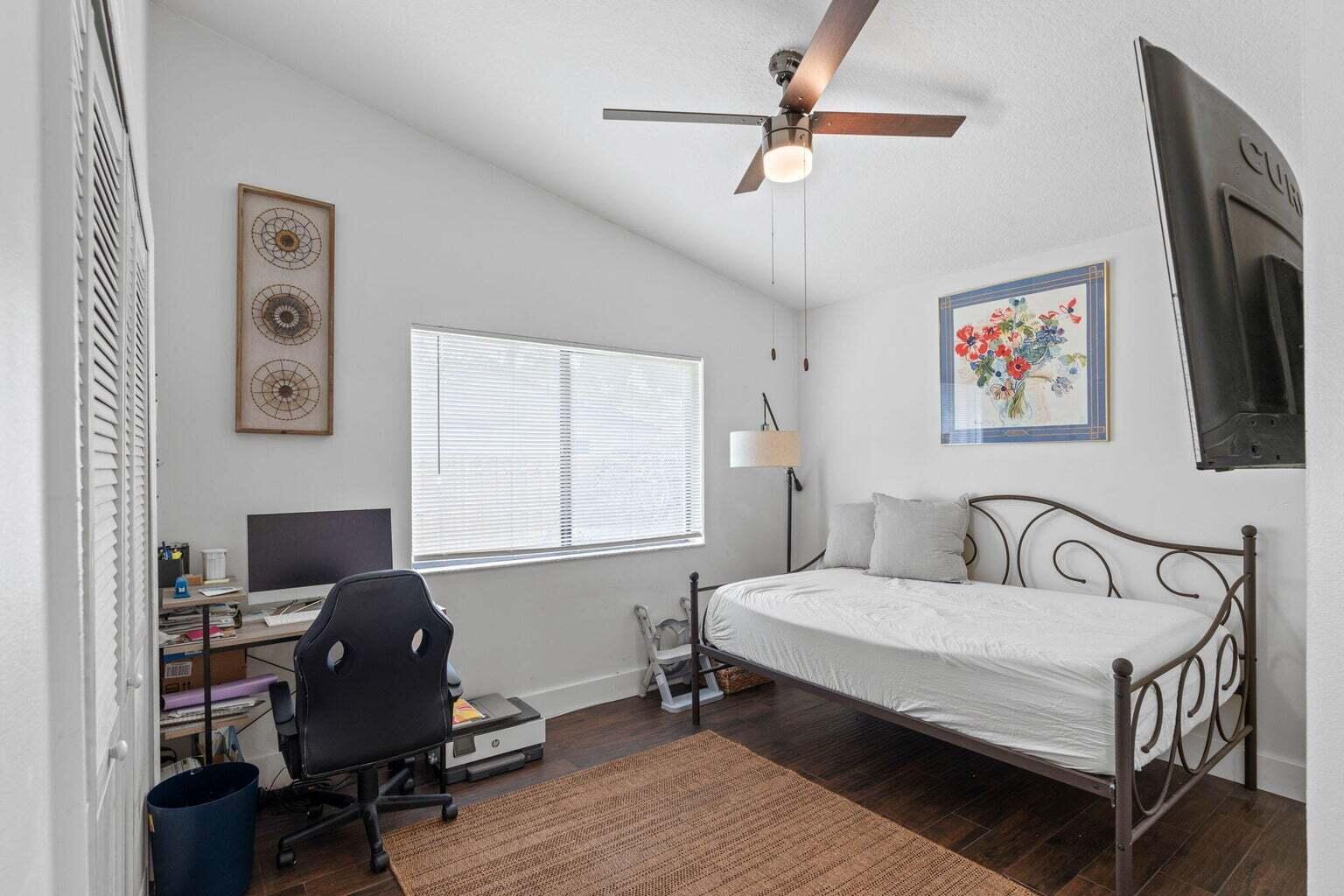 HUNTINGTON WOODS - Residential