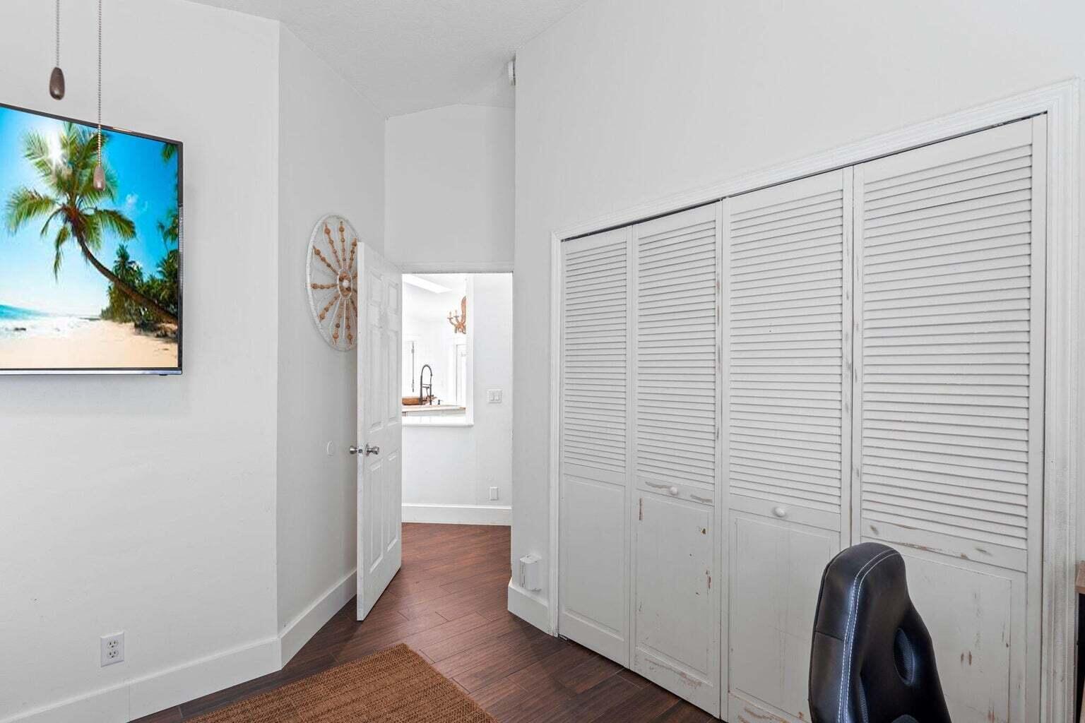 HUNTINGTON WOODS - Residential