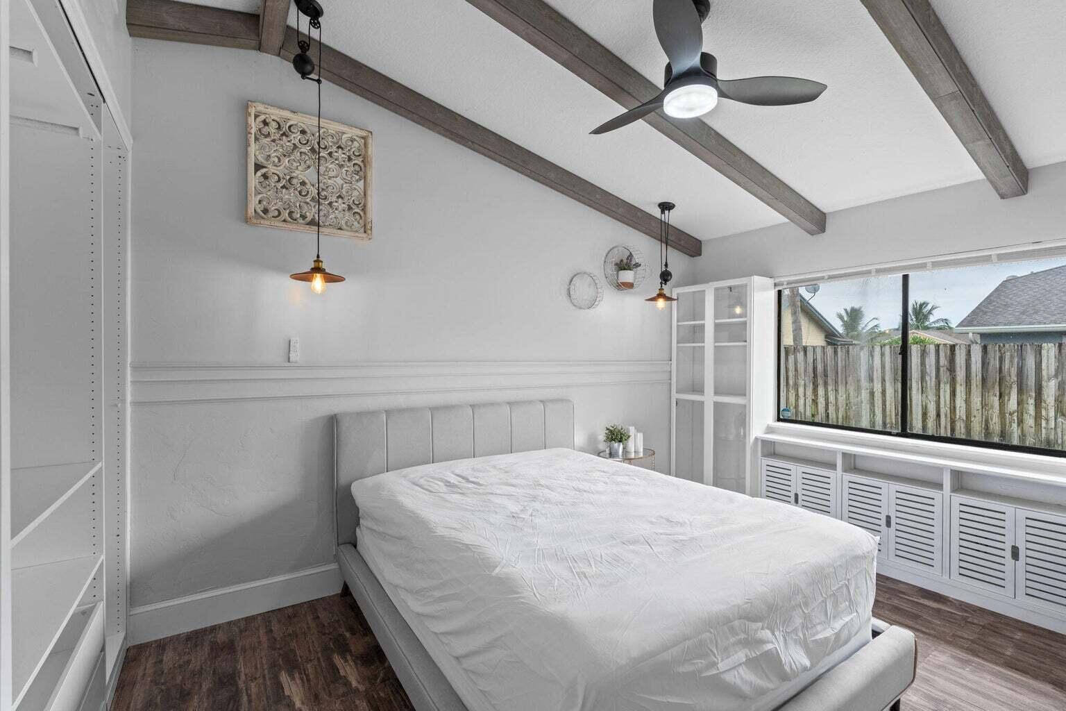 HUNTINGTON WOODS - Residential