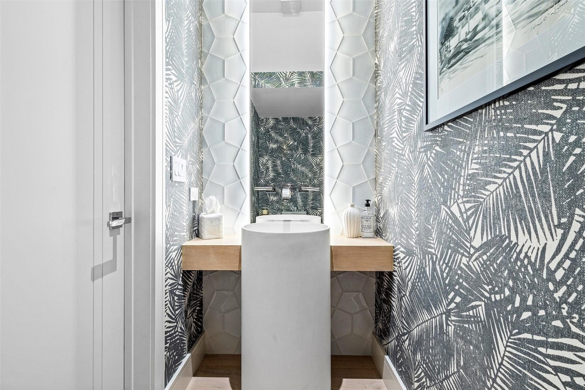 TEN TWENTY LANGER - Residential