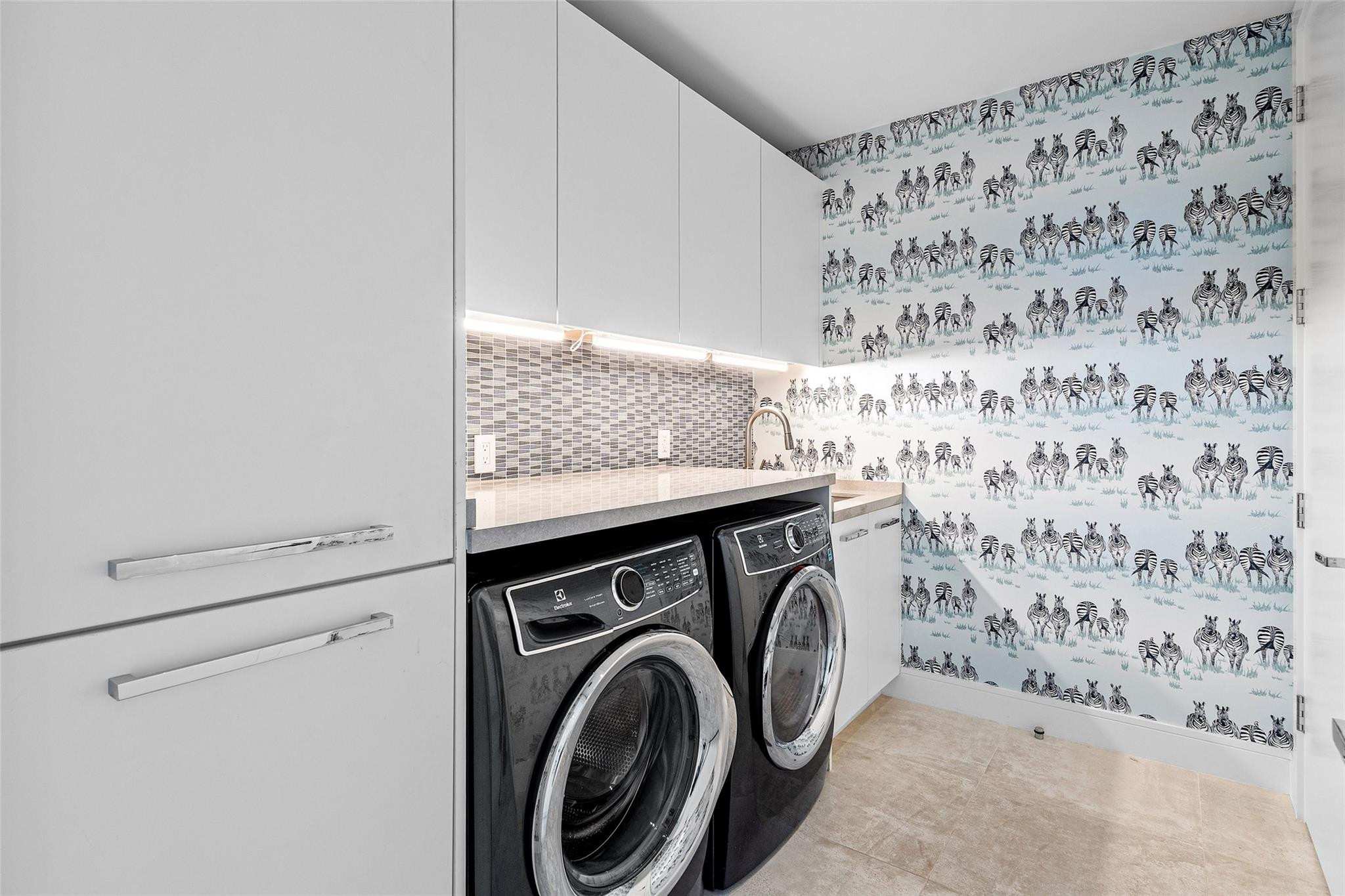 TEN TWENTY LANGER - Residential