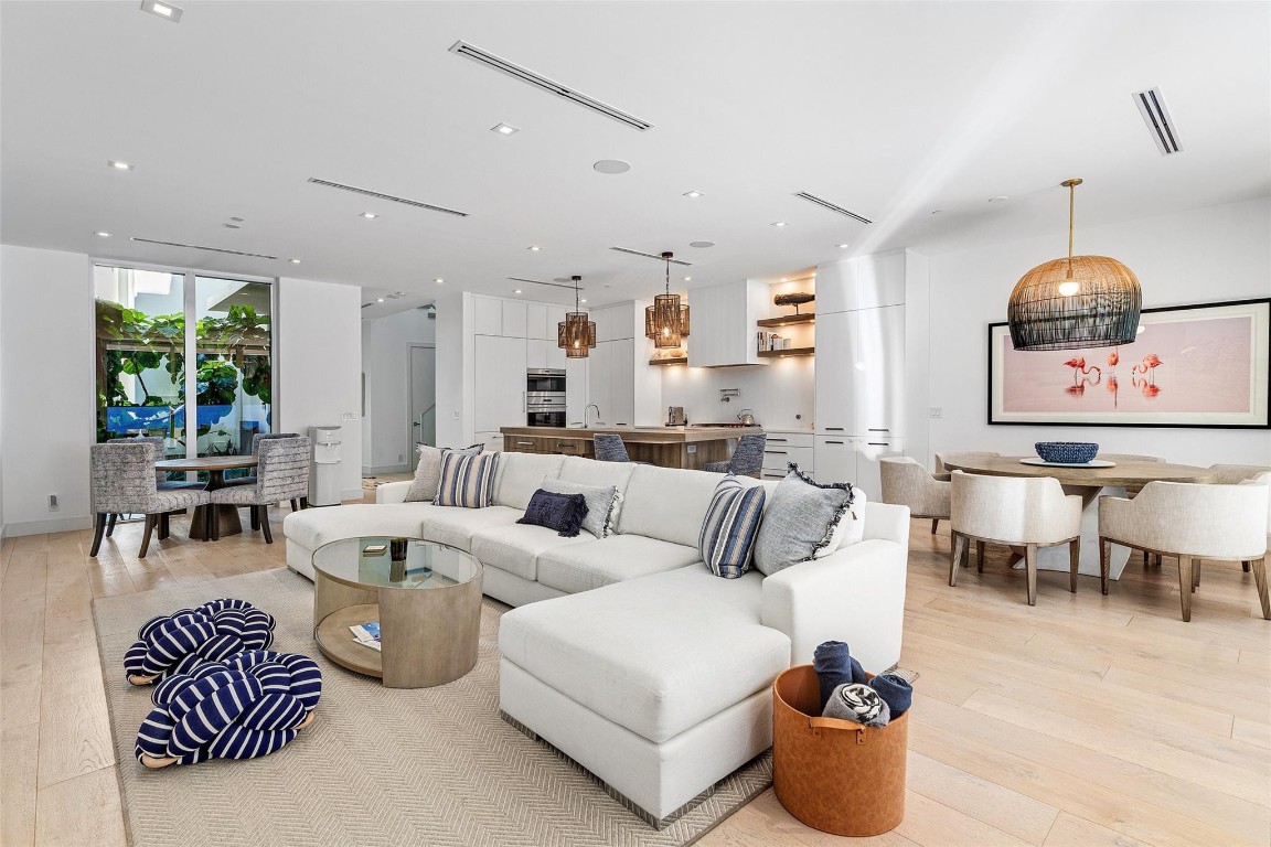 TEN TWENTY LANGER - Residential