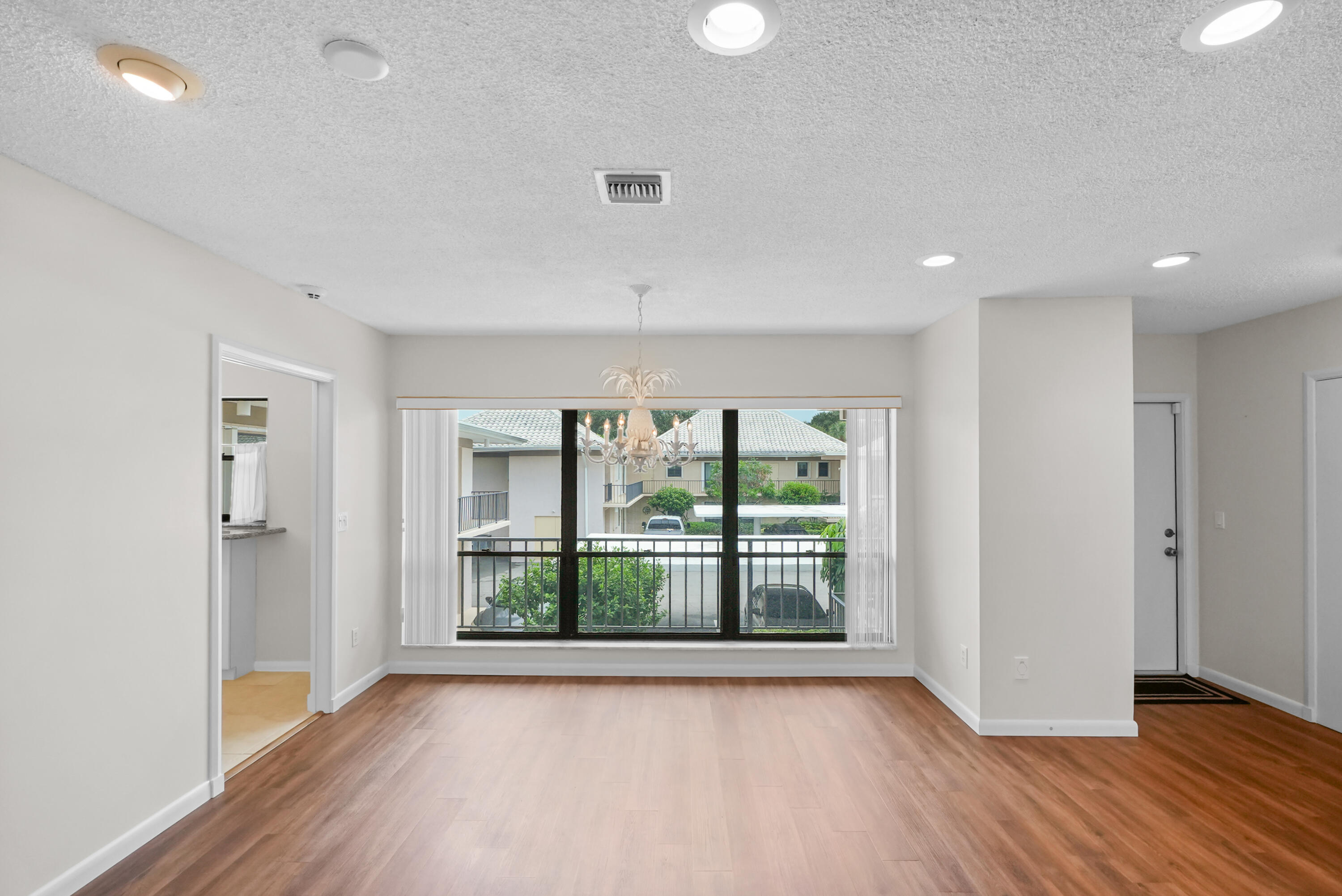 TURTLE CREEK APARTMENT BU - Residential