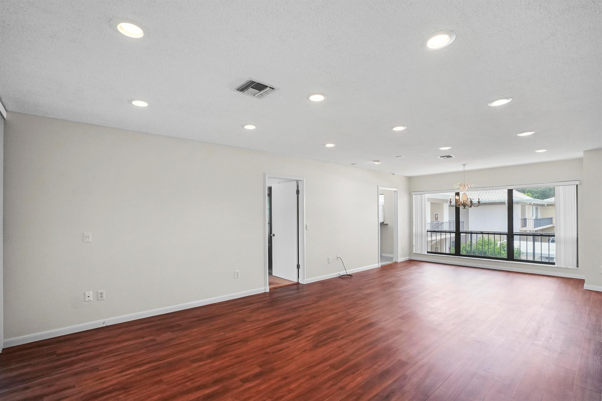 16 SE Turtle Creek Drive E