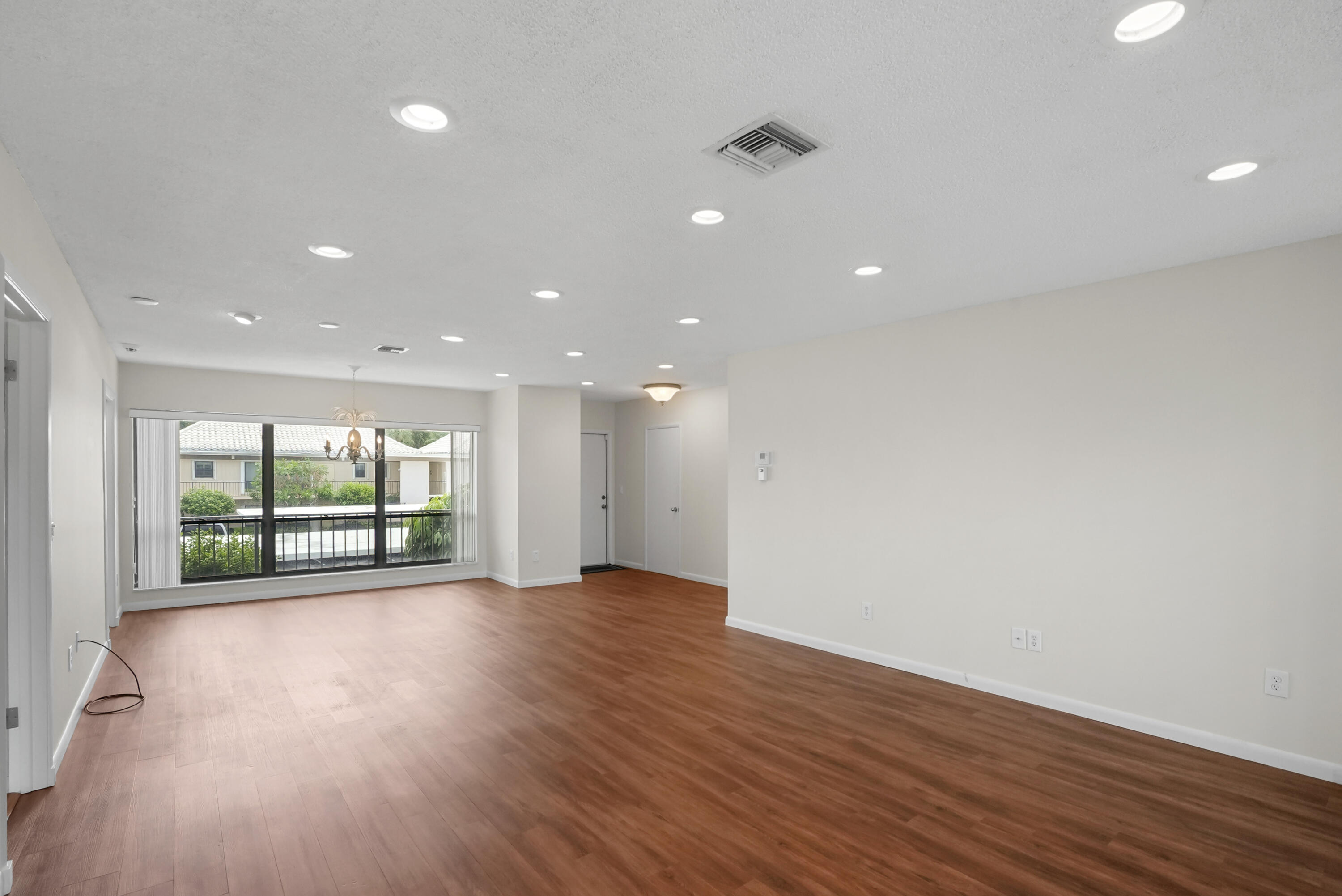 TURTLE CREEK APARTMENT BU - Residential