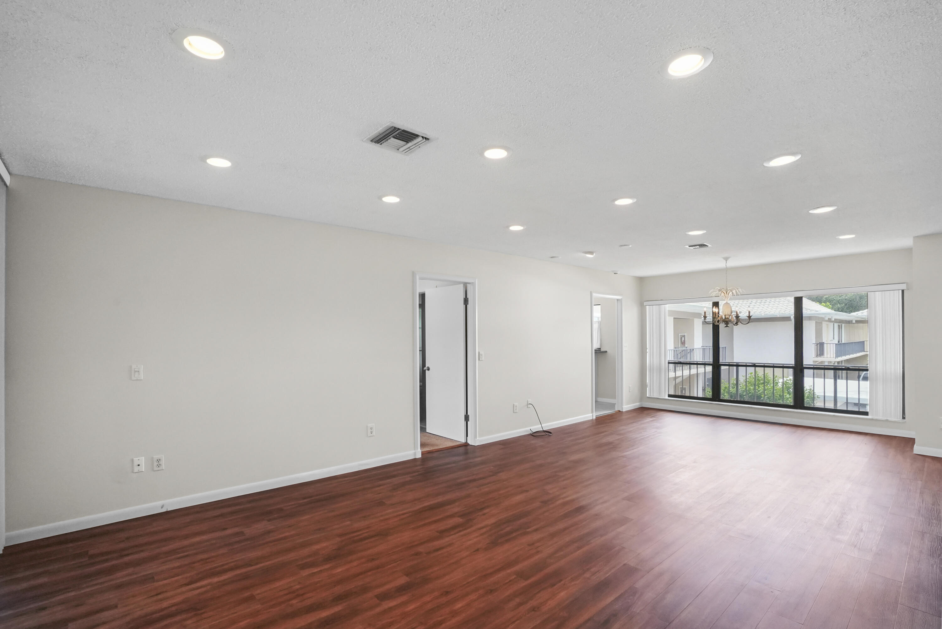 TURTLE CREEK APARTMENT BU - Residential