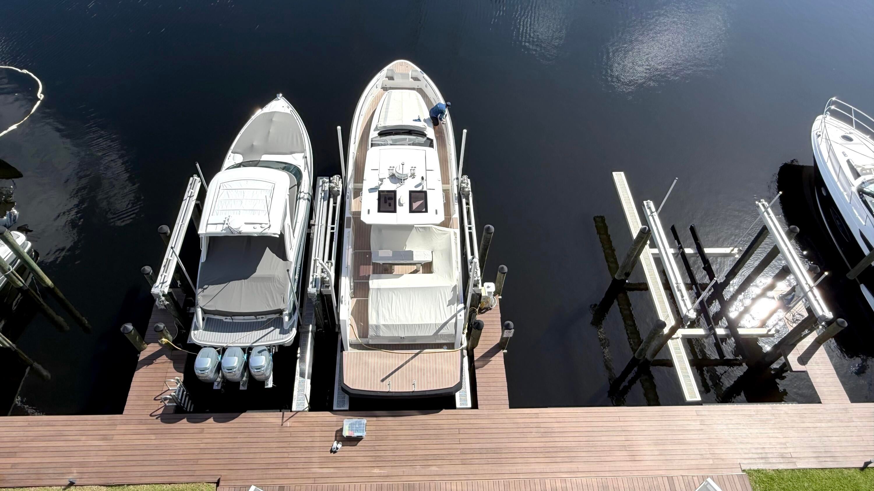 124 HENDRICKS Isle PH401