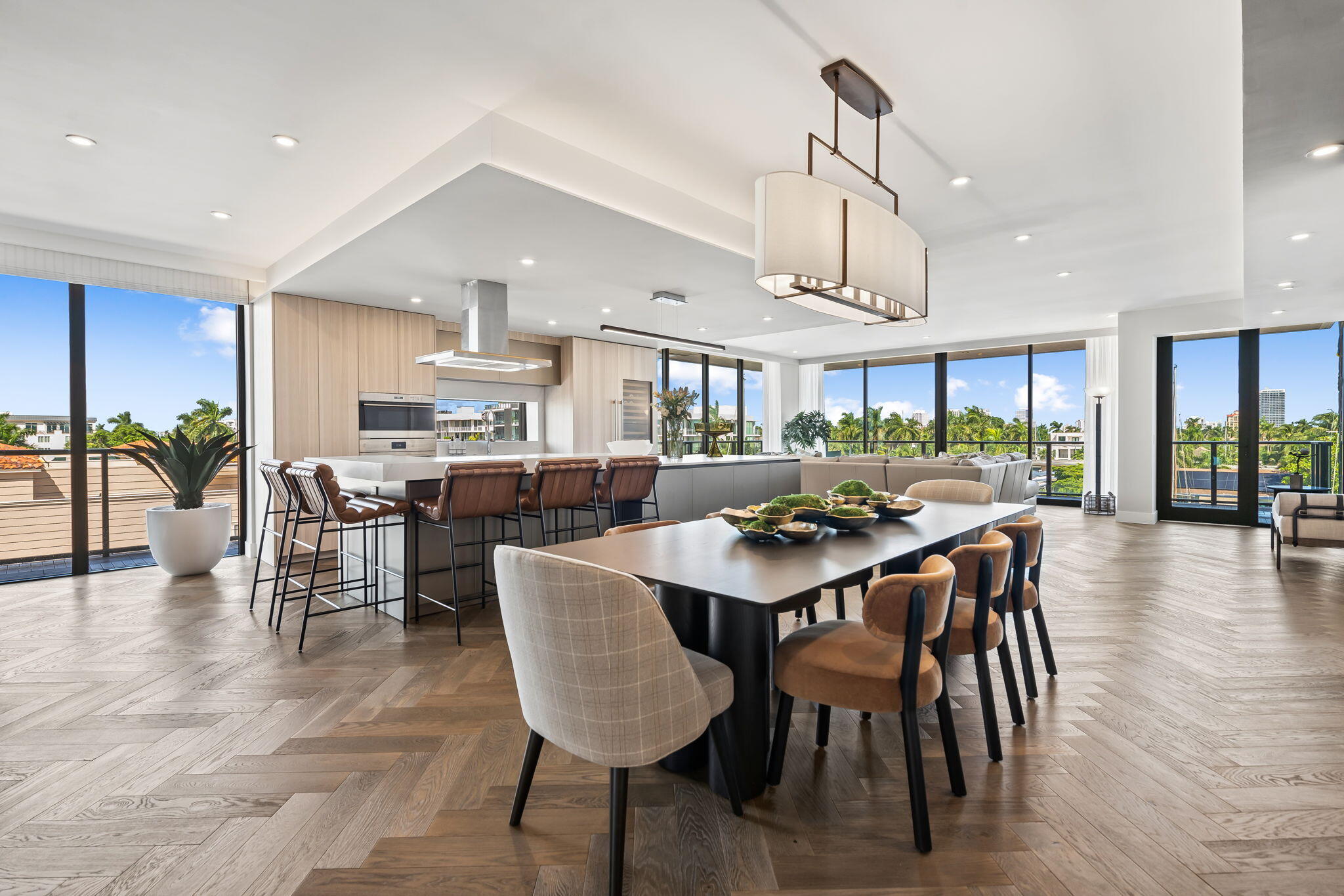 124 HENDRICKS Isle PH401