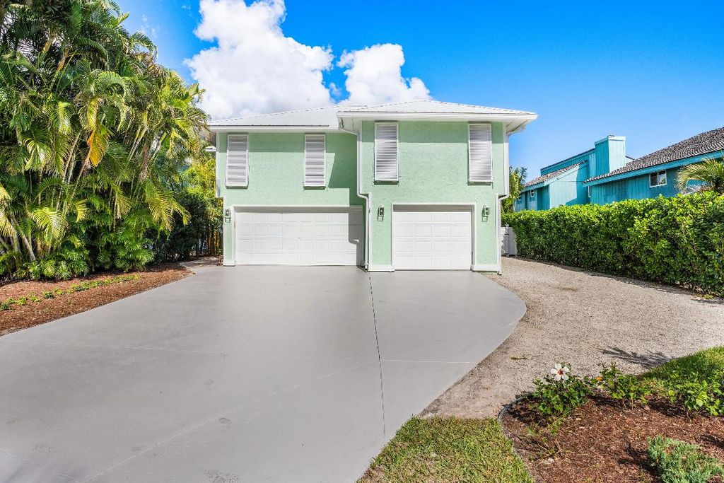 Photo of 4239 SE Whiticar Way, Stuart, FL 34997 (MLS # R11057742)