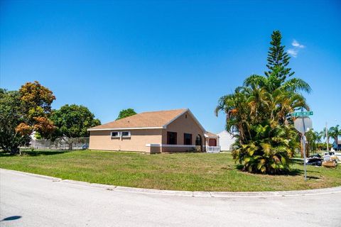 A home in Port St Lucie