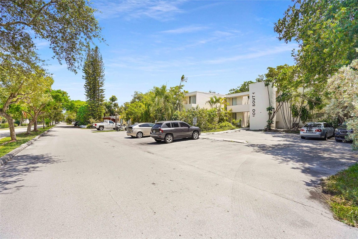 100 SE 21st Street 1-8