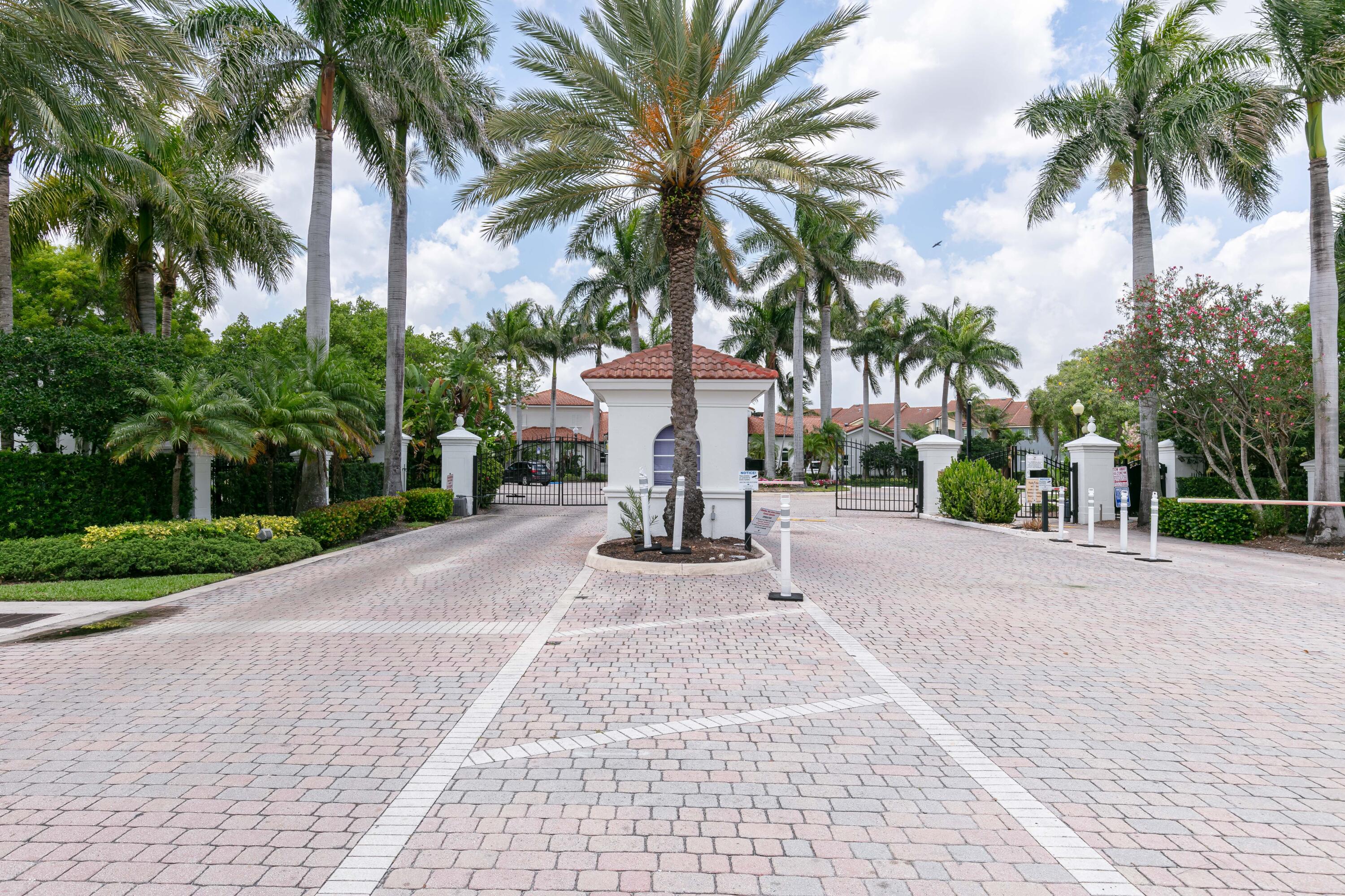 VILLA DEL SOL CONDO - Residential
