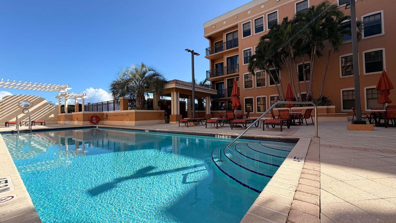 511 Lucerne Avenue 610