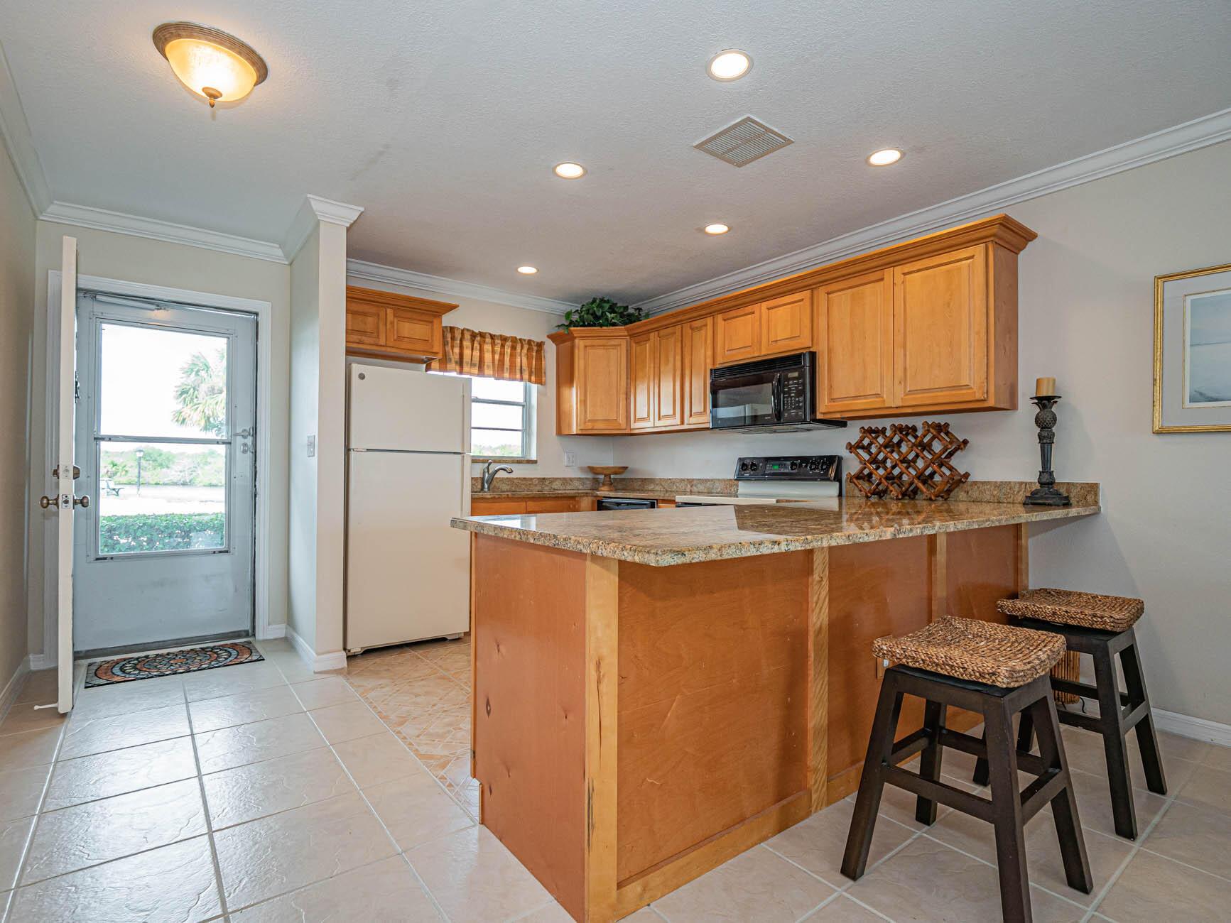 VISTA HARBOR CONDO BLDGS - Residential Lease