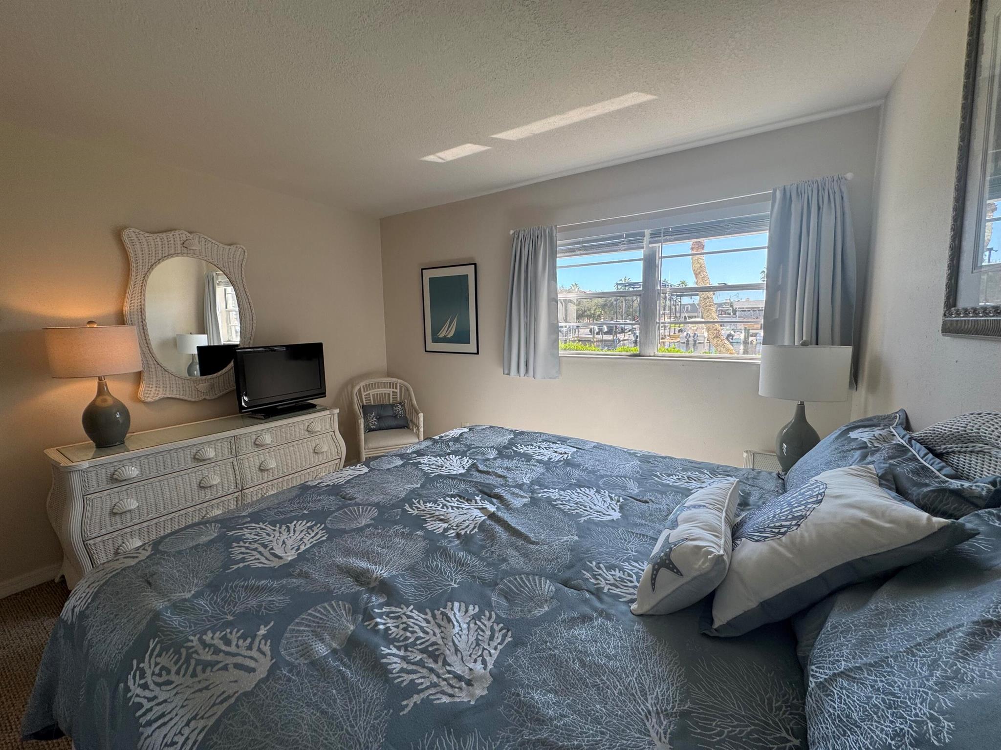 VISTA HARBOR CONDO BLDGS - Residential Lease