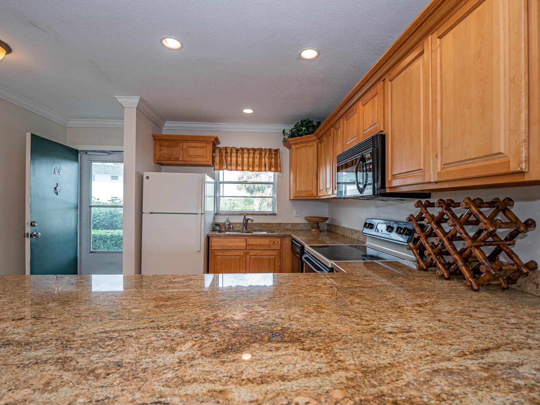 VISTA HARBOR CONDO BLDGS - Residential Lease