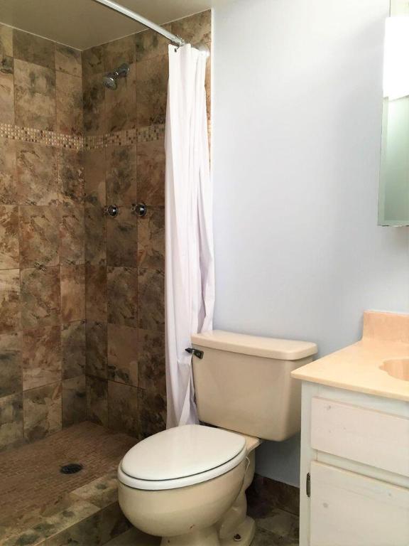 Boca Teeca Condoo 3 - Residential Lease