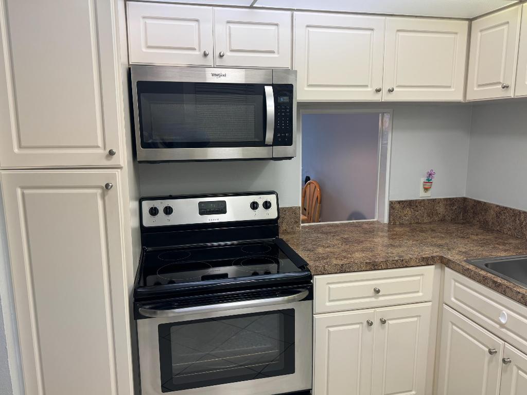 Boca Teeca Condoo 3 - Residential Lease