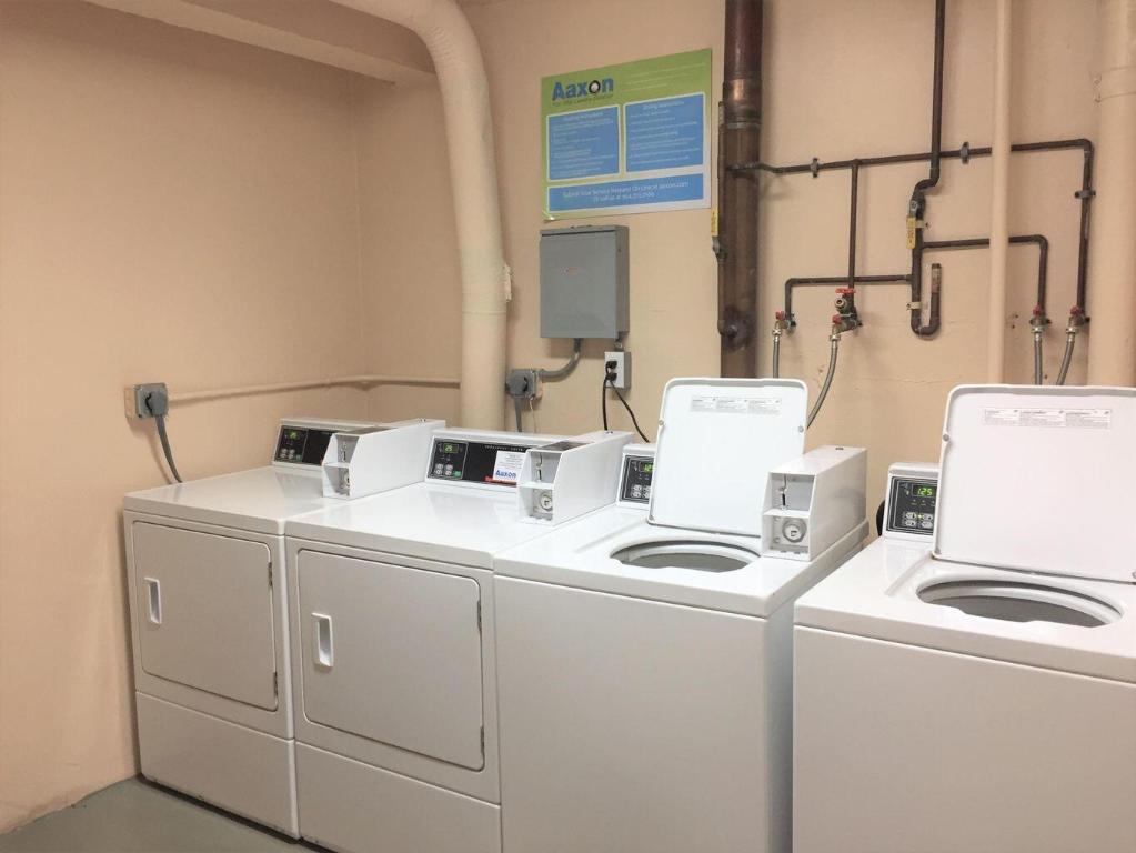 Boca Teeca Condoo 3 - Residential Lease