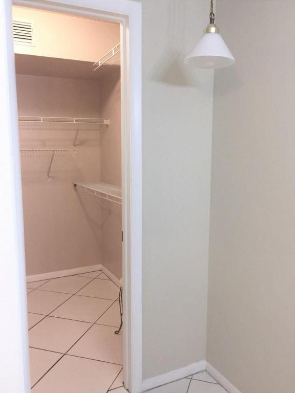 Boca Teeca Condoo 3 - Residential Lease