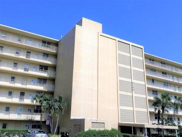 Boca Teeca Condoo 3 - Residential Lease