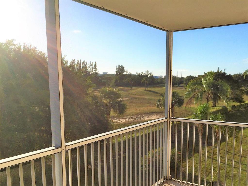 Boca Teeca Condoo 3 - Residential Lease