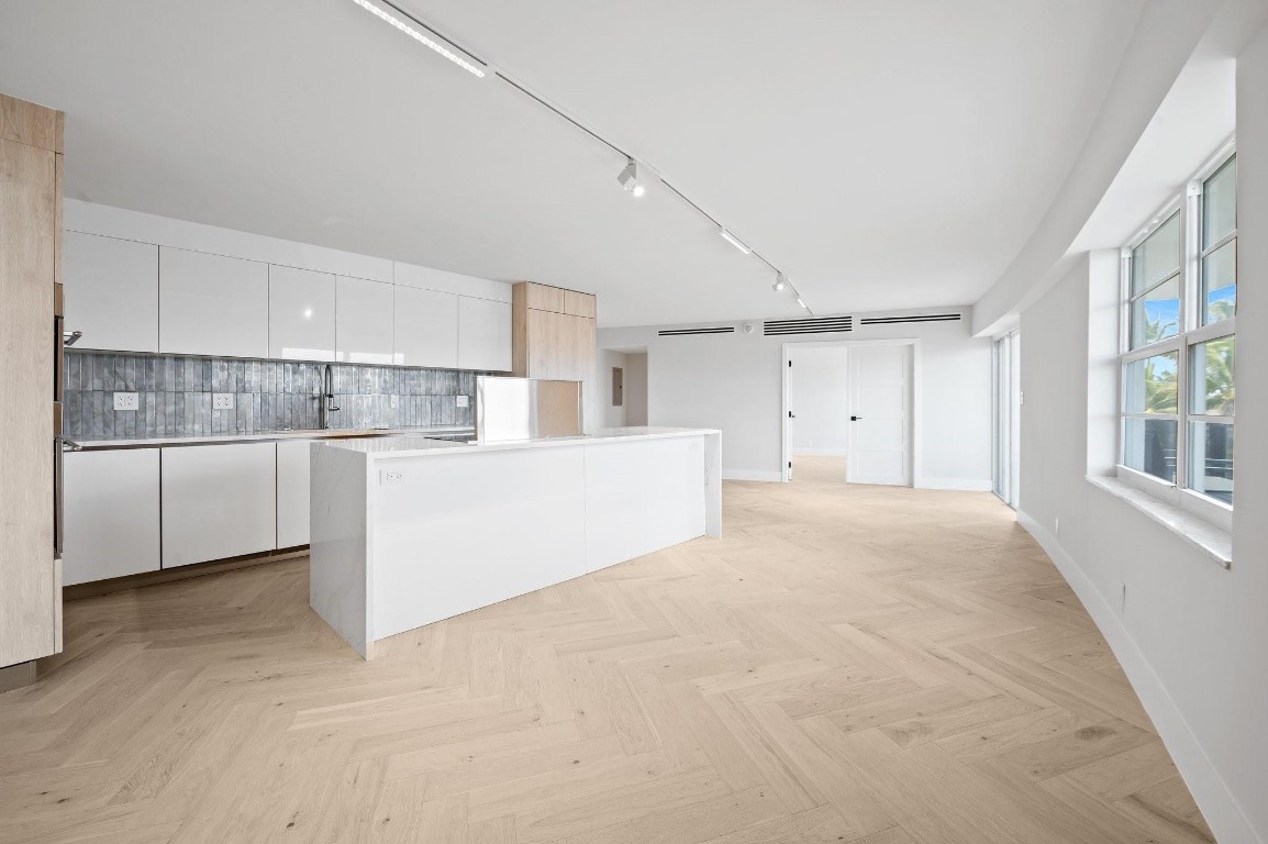 5100 Dupont Boulevard C3