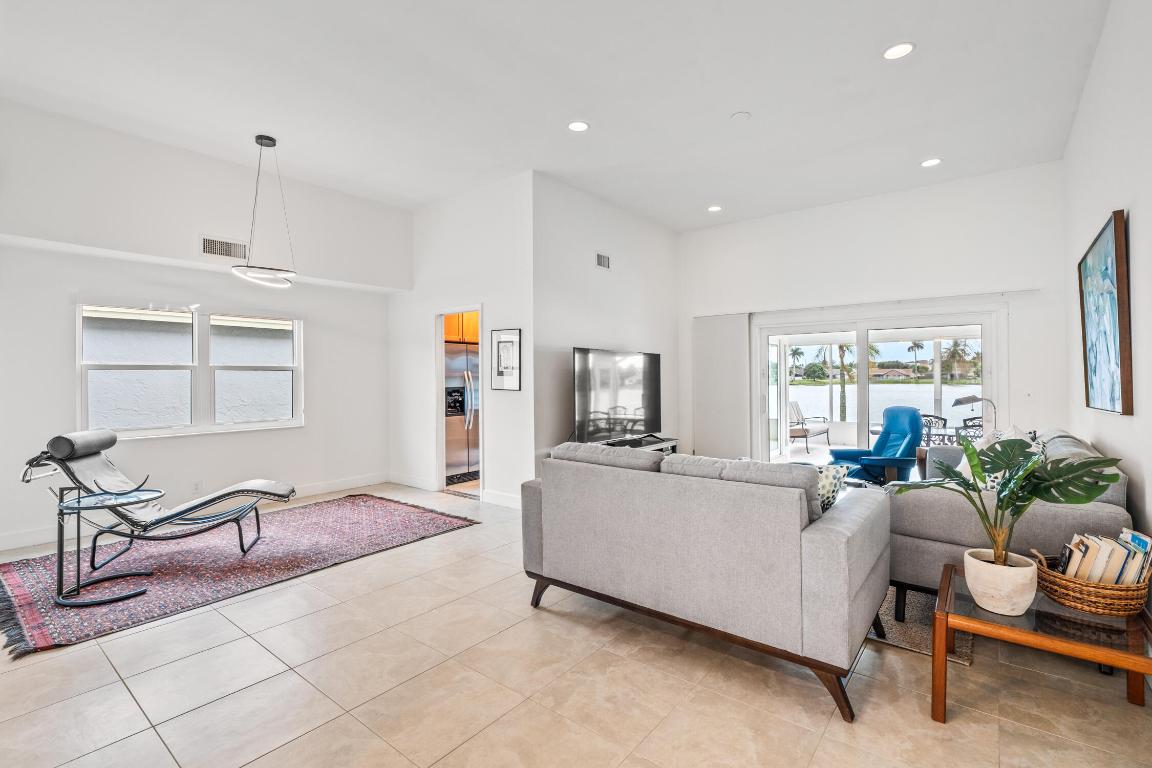 LAKES OF SHERBROOKE PH 3 - Residential