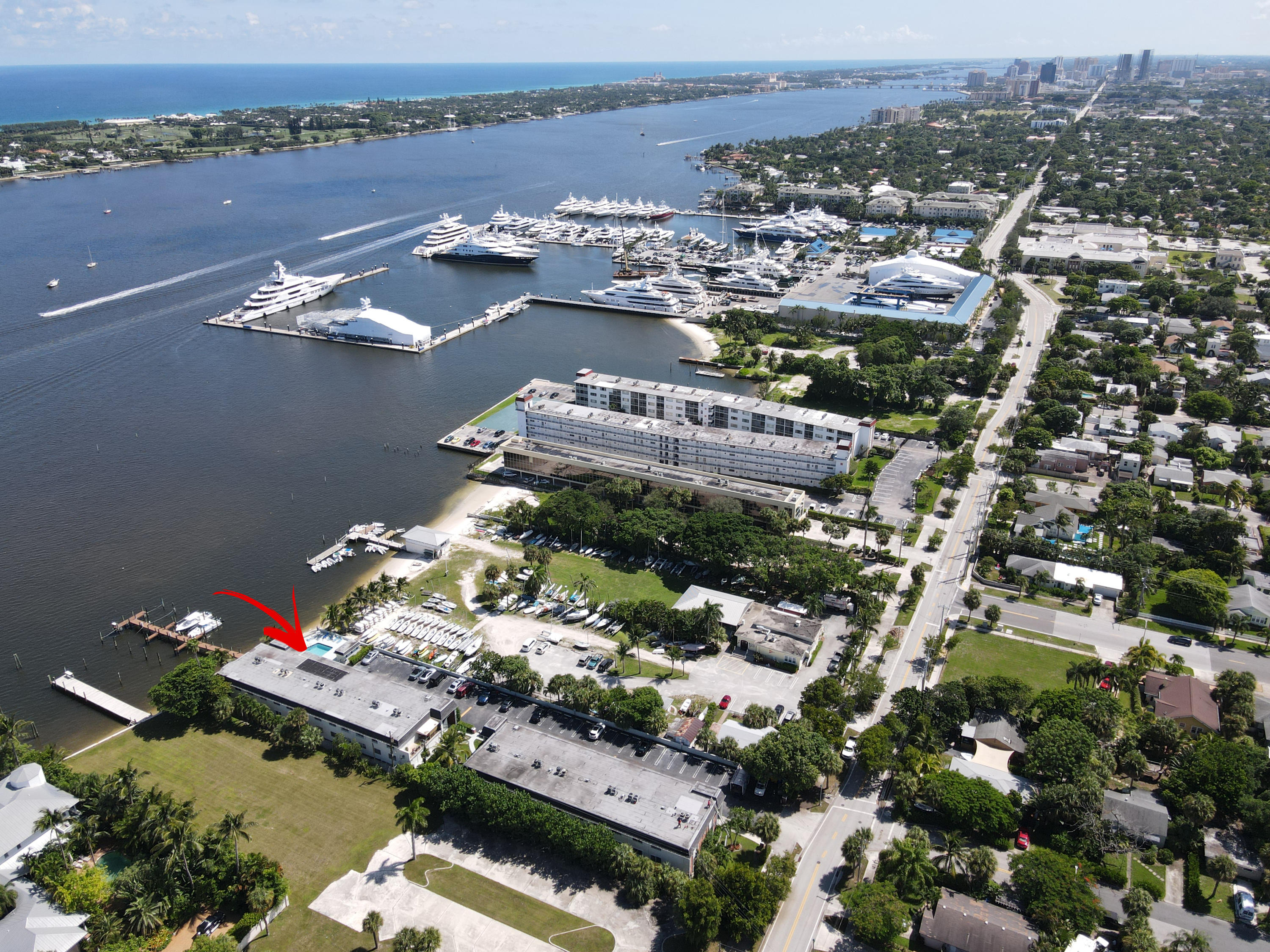 ETON HOUSE COND APTS LTS 37 TO 40 INC & SOVEREIGNT - Residential Lease