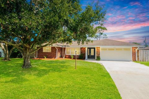 Townhomes and Villas with Garages in Florida's Treasure Coast 13 471 SE Lamon Lane Port St Lucie FL 34983