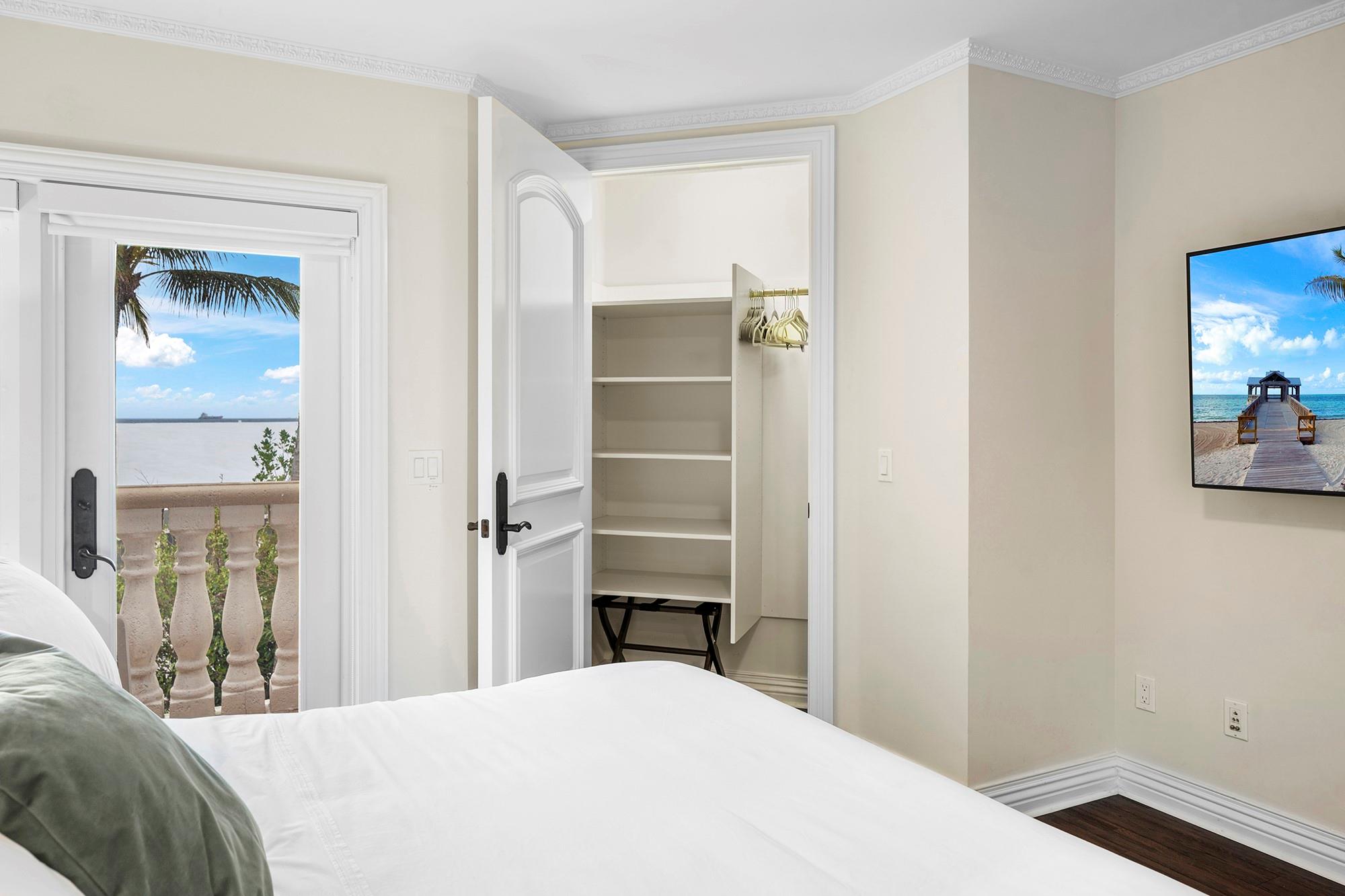 Lauderdale Beach 4-2 B - Residential Lease