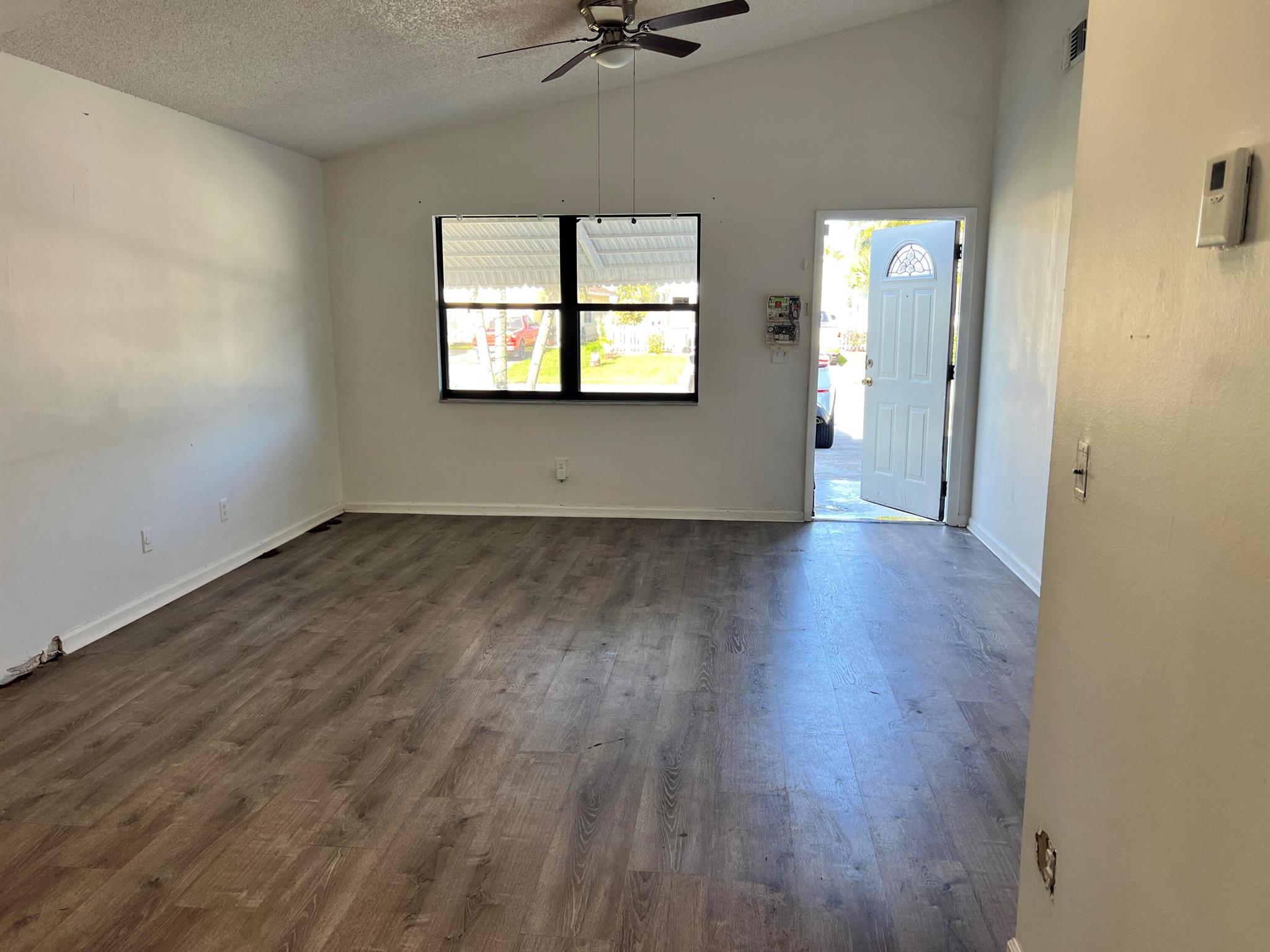 PARKWAY VILLAGE - Residential Lease