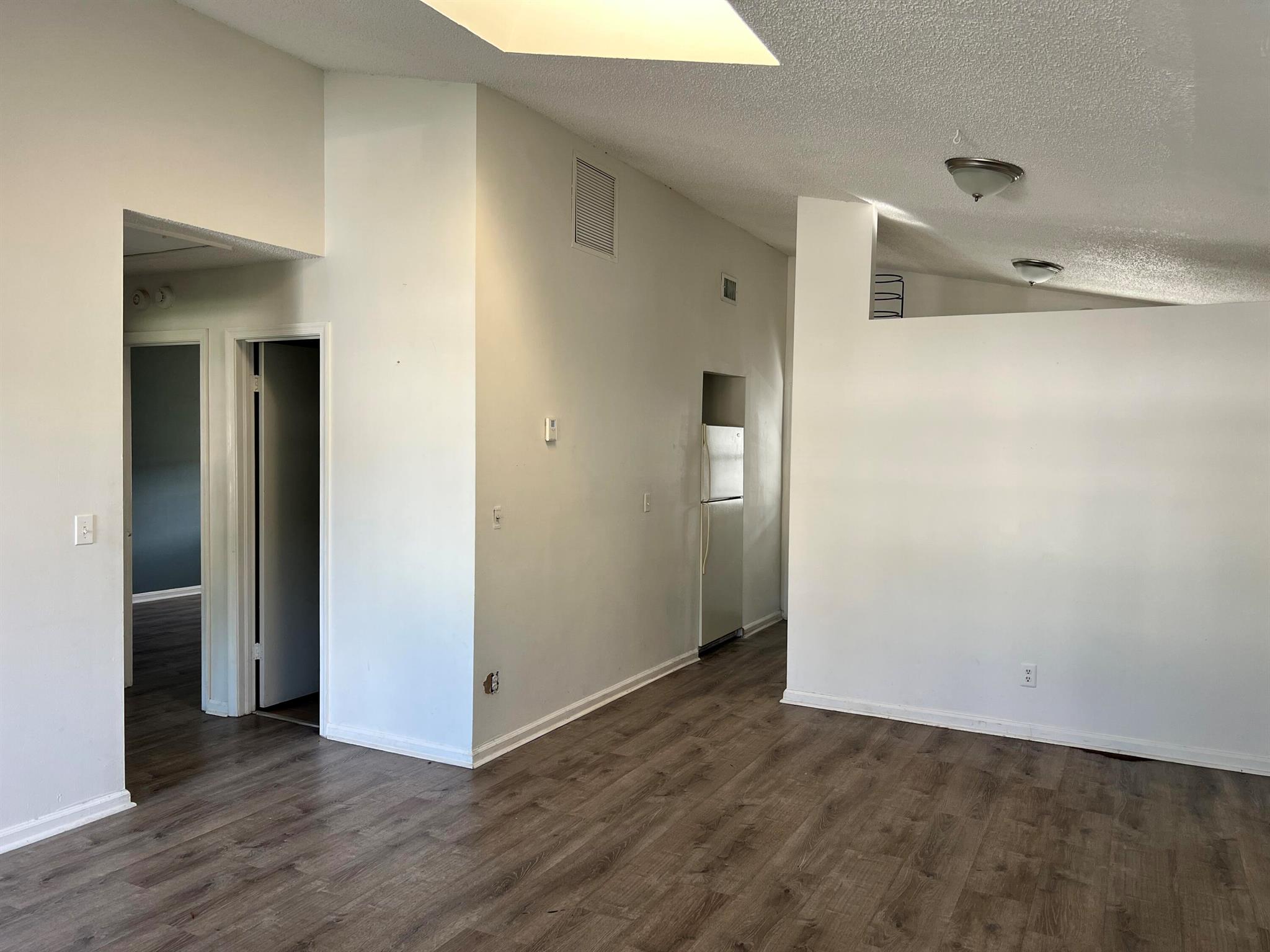 PARKWAY VILLAGE - Residential Lease