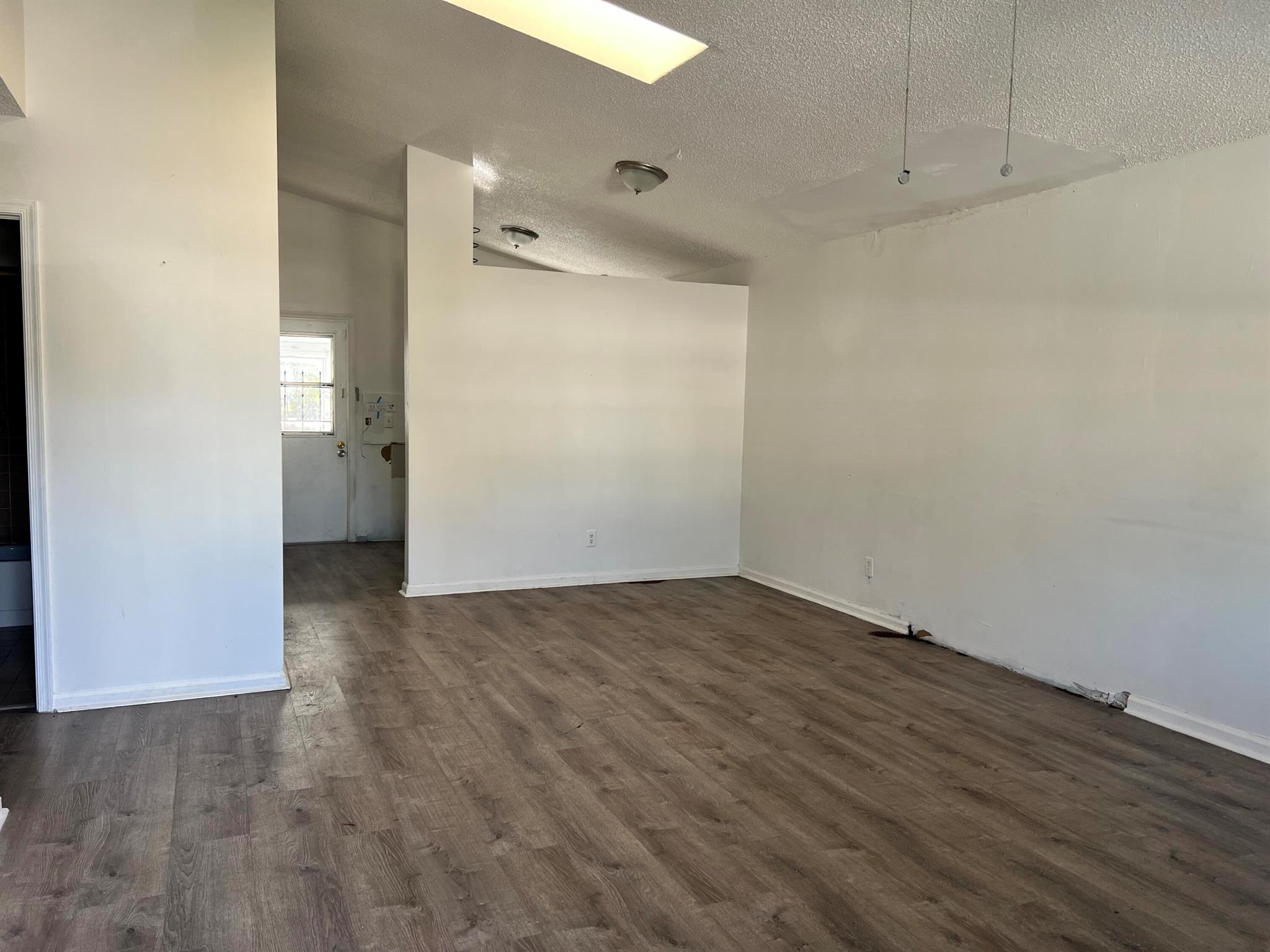 PARKWAY VILLAGE - Residential Lease