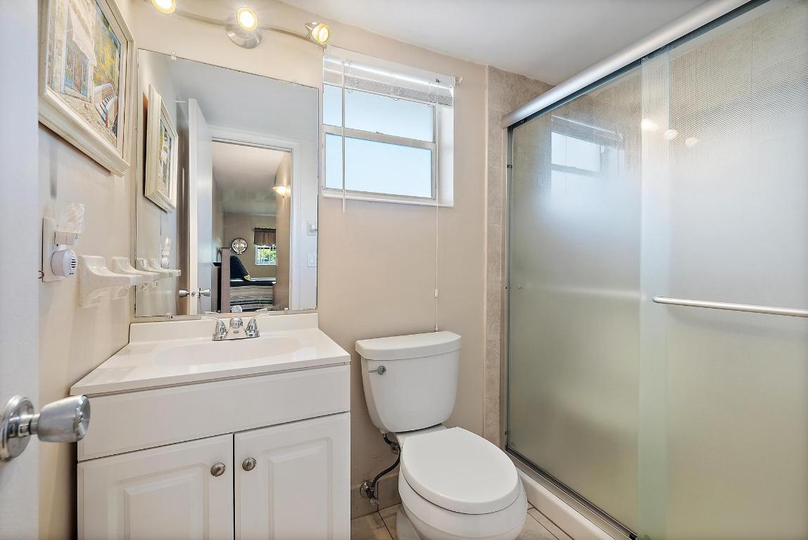 VILLAGE ROYALE CONDO 7 - Residential