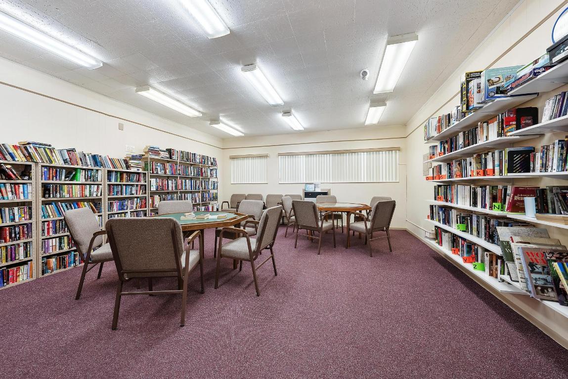 VILLAGE ROYALE CONDO 7 - Residential